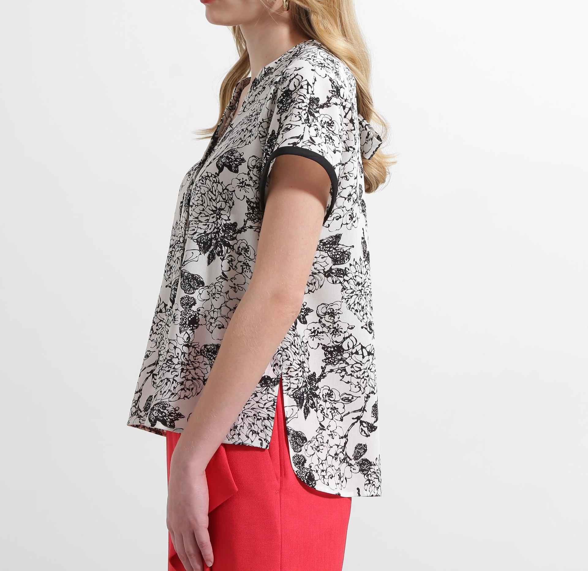 ◆フラワープリントバックリボンブラウス ブラック系1