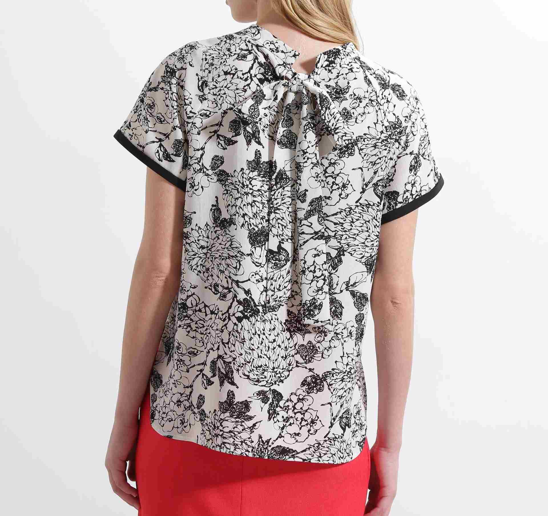 ◆フラワープリントバックリボンブラウス ブラック系1