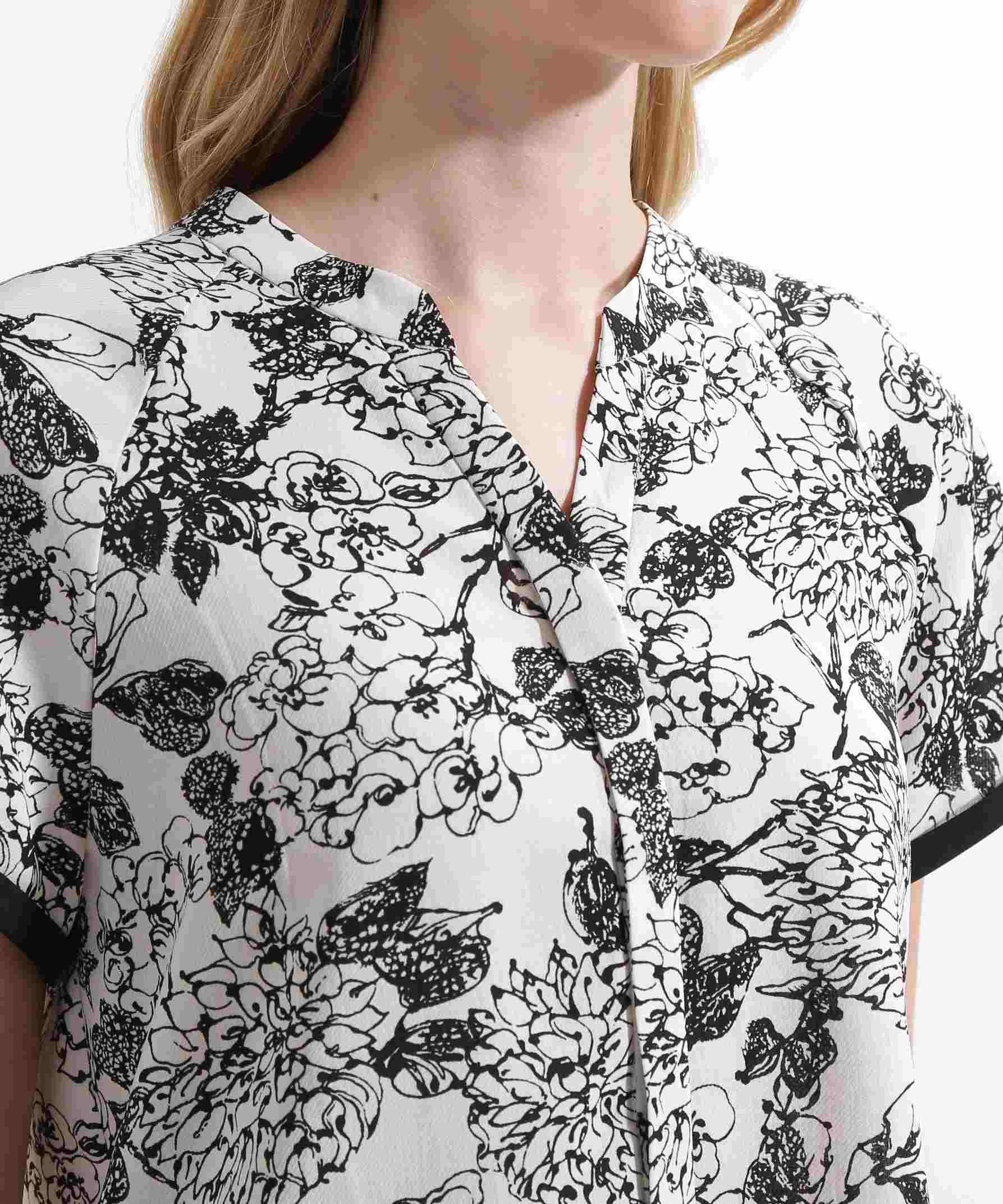 ◆フラワープリントバックリボンブラウス ブラック系1