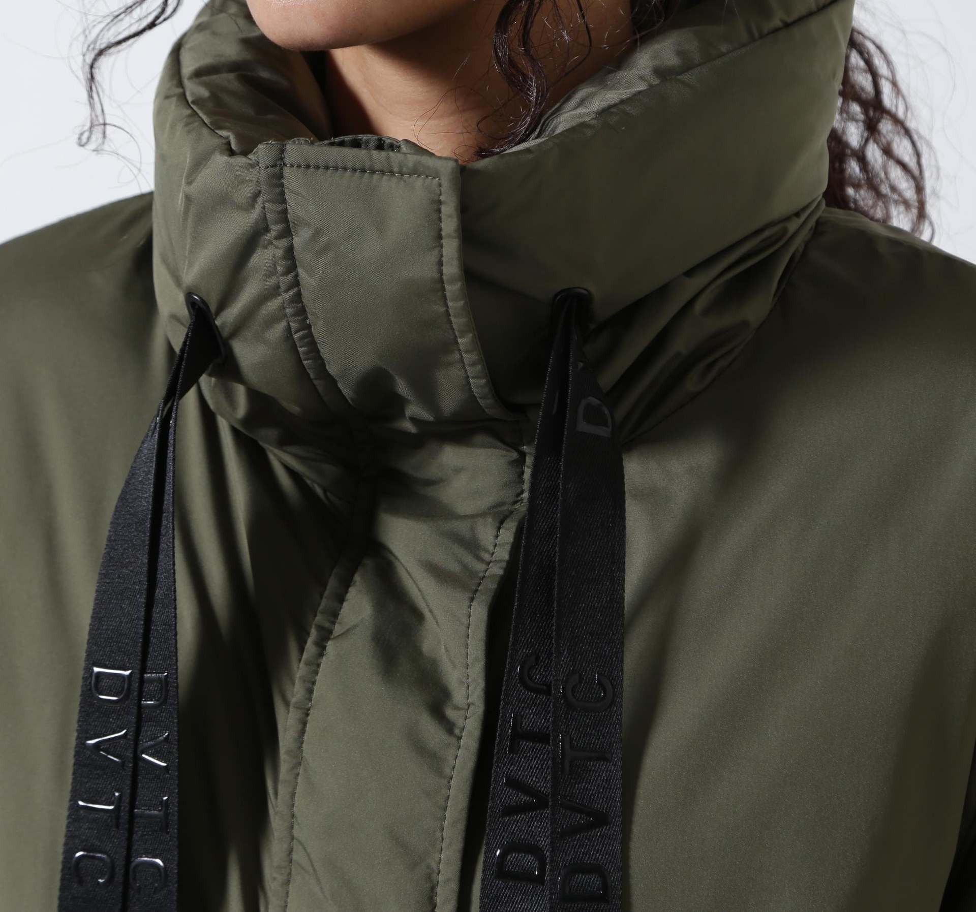 DUVETICA/デュベティカ/ALAQUA/アラクア (2025年FWモデル) オリーブ