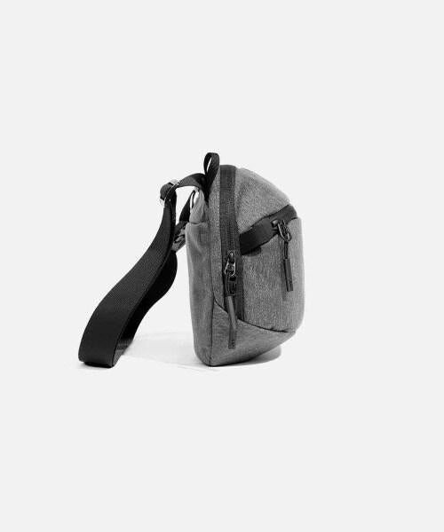 Ae(エアー)Day Sling 3 Max G>AY グレー