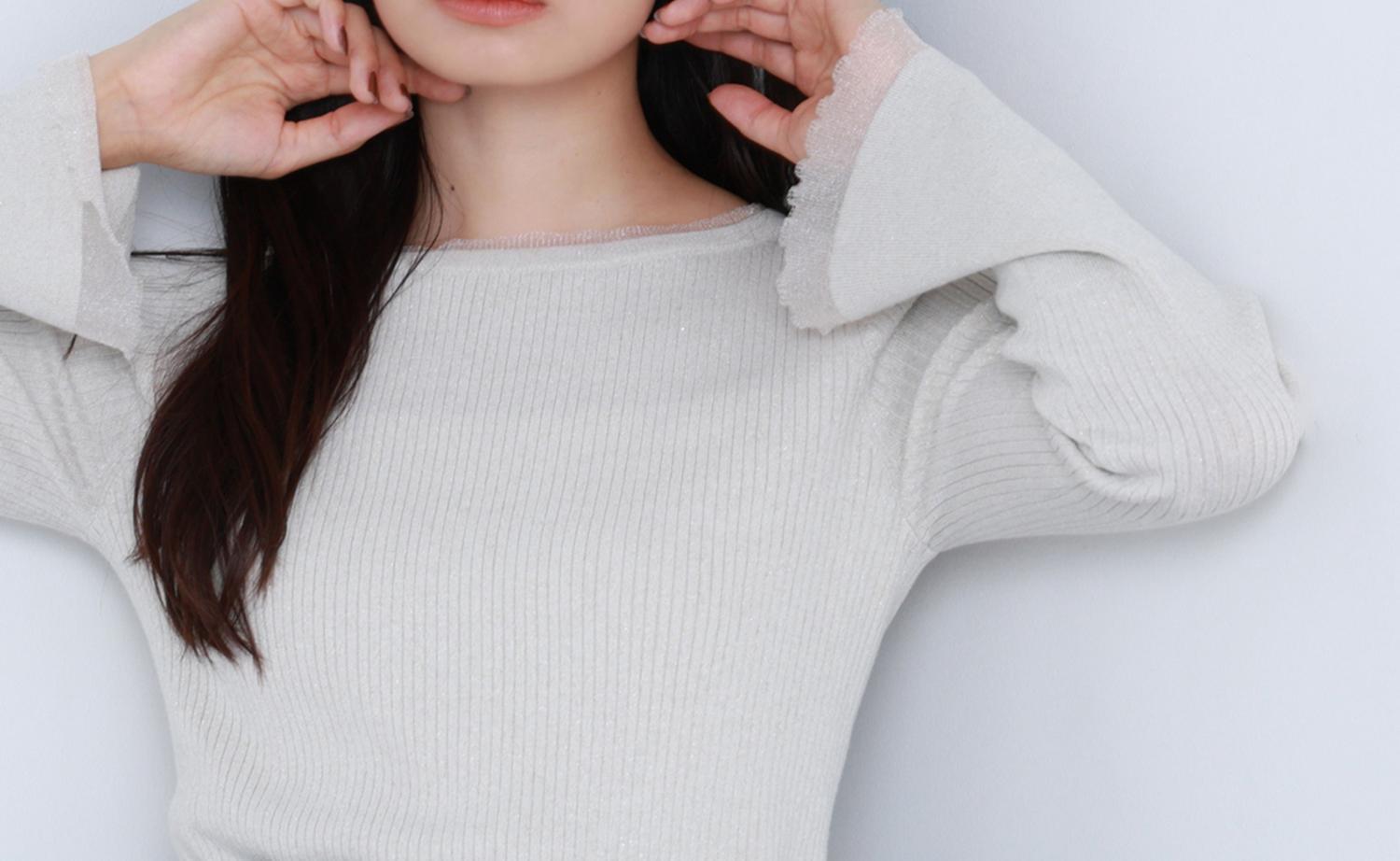 ボートネックフレアカフスニット オフホワイト1