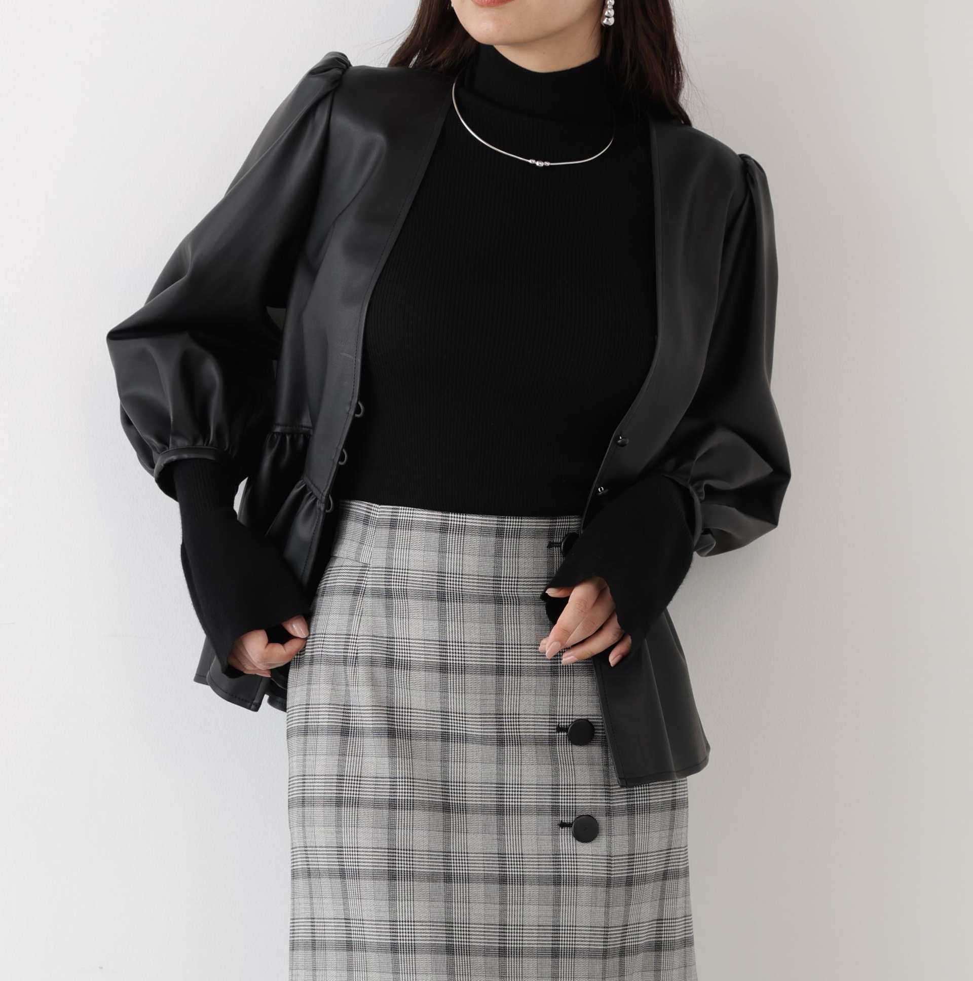 ◆フォーレザーペプラムブラウス ブラック