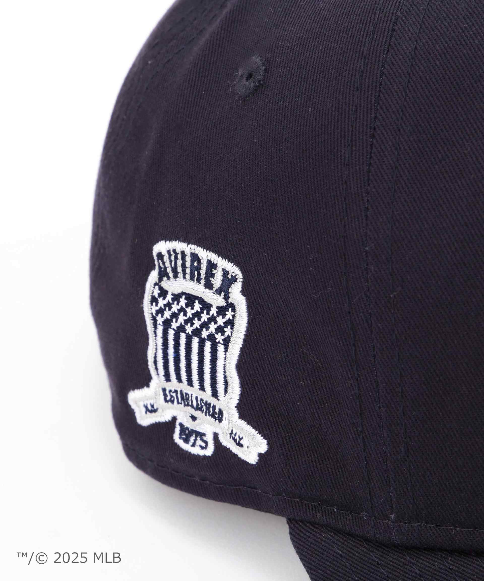 AVI>EX × NEW YO>K YANKEES CAP ネイビー