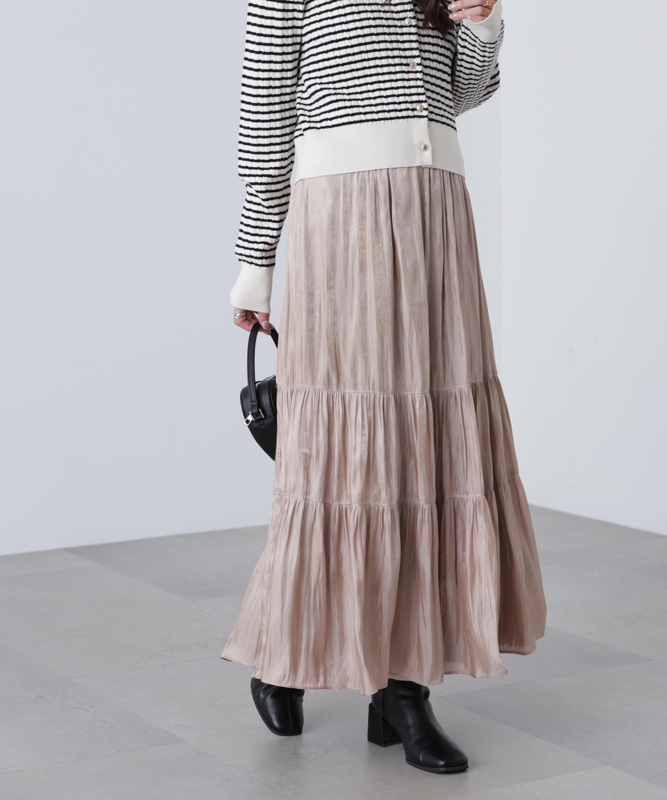 シャイニーティアードスカート ベージュ1