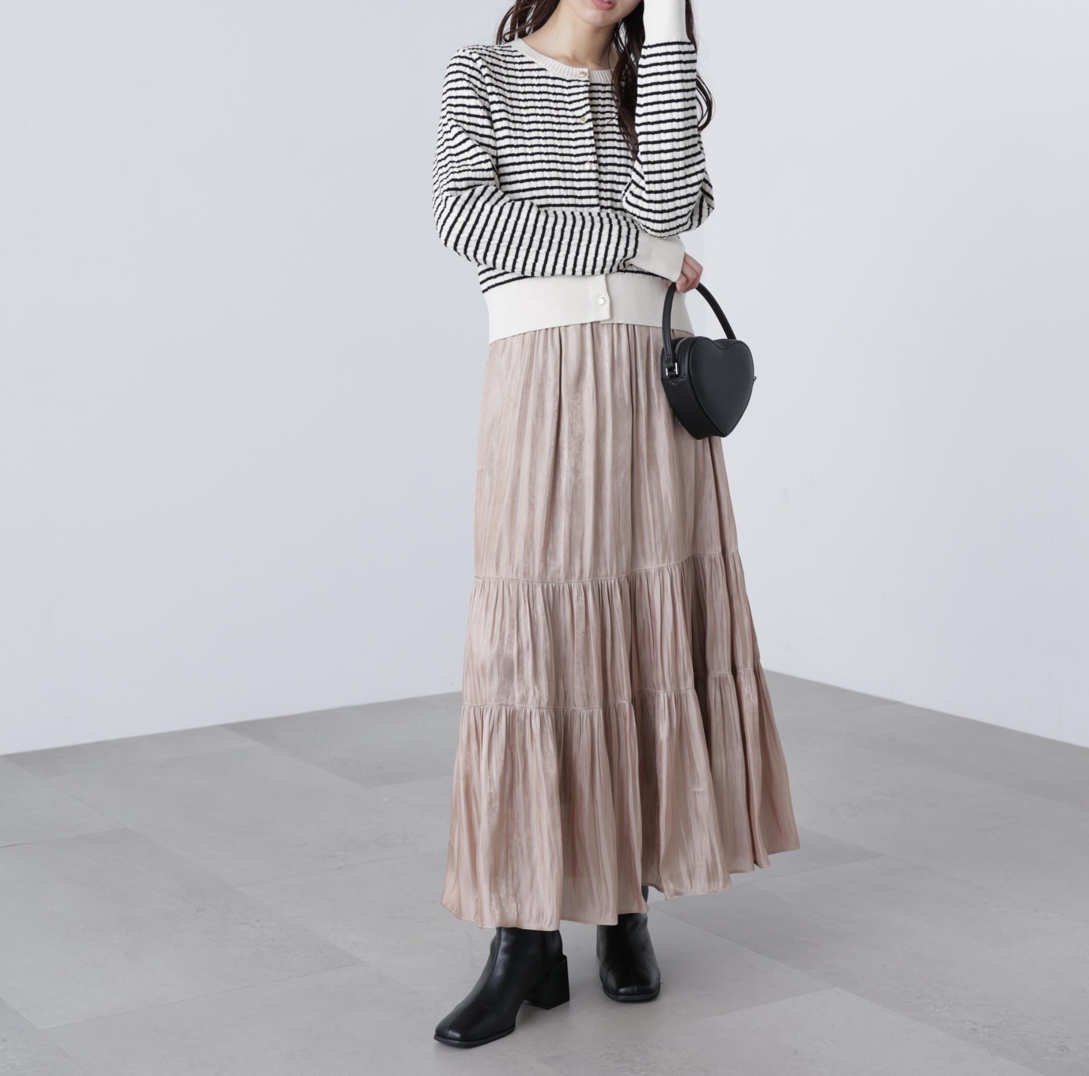 シャイニーティアードスカート ベージュ1