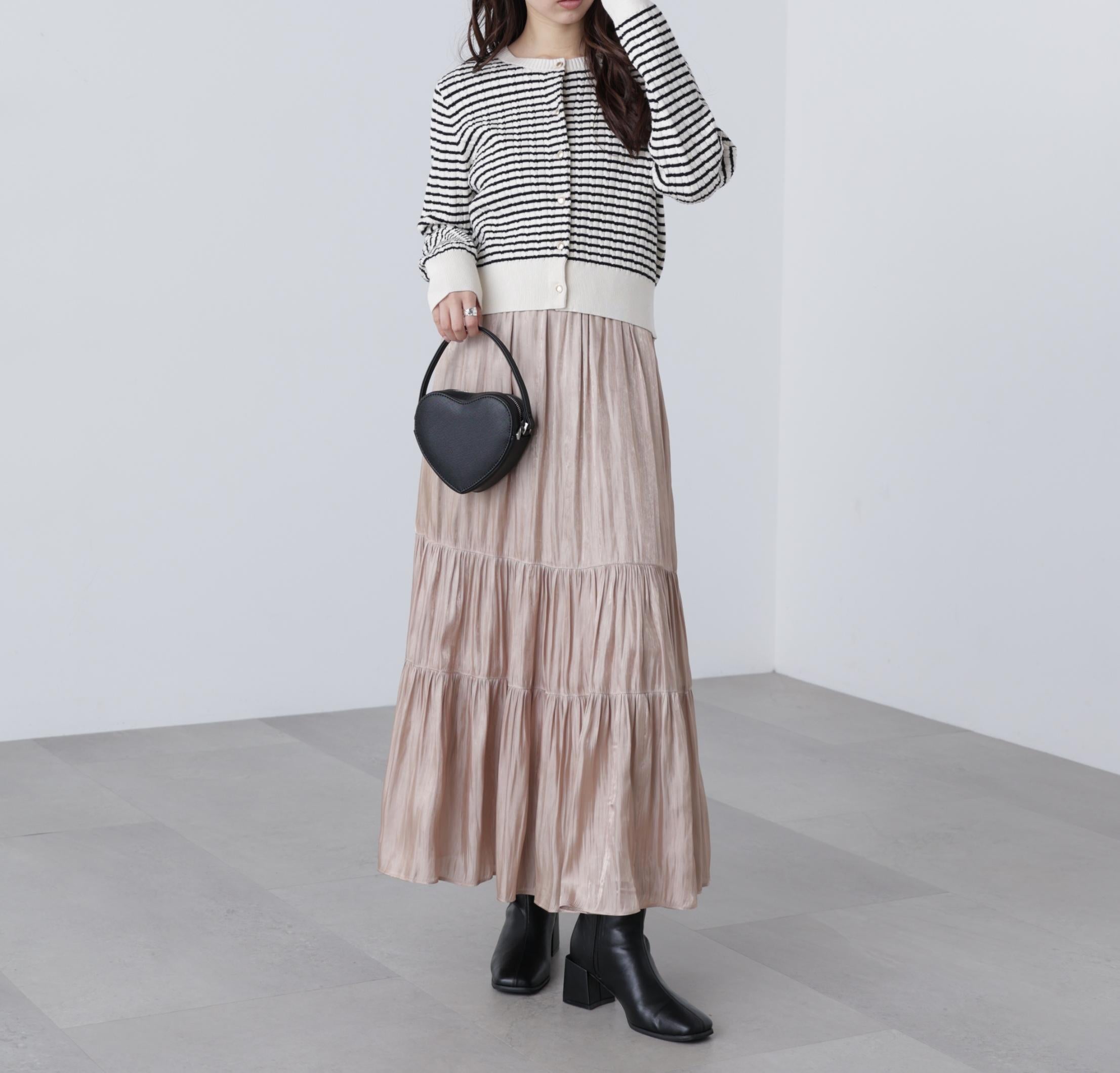 シャイニーティアードスカート ベージュ1