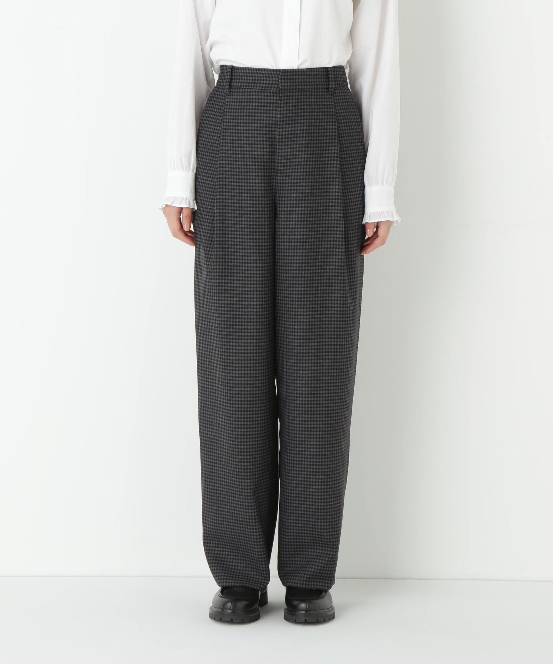 先染めチェックタックセミワイドパンツ グレーギンガムチェック3