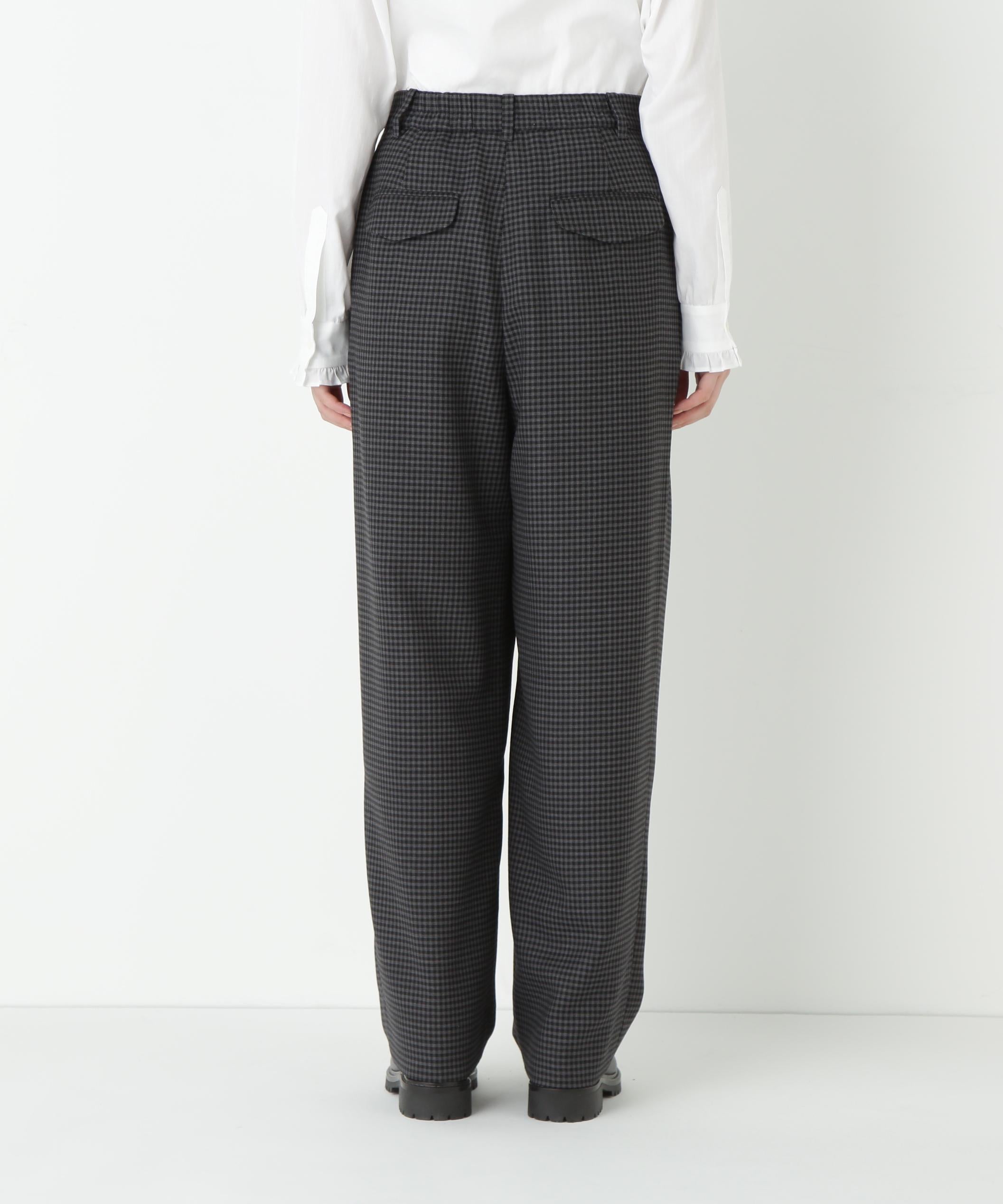 先染めチェックタックセミワイドパンツ グレーギンガムチェック3