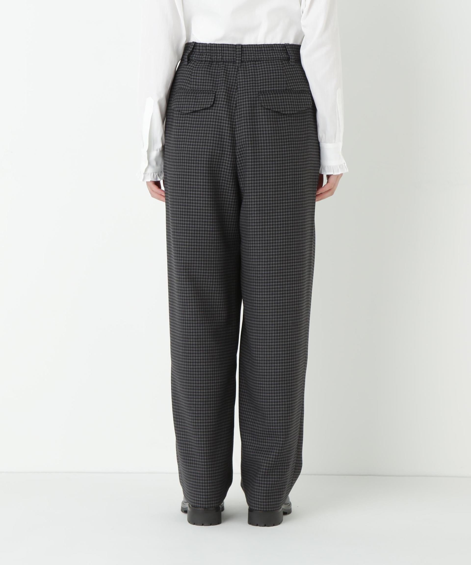 先染めチェックタックセミワイドパンツ グレーギンガムチェック3