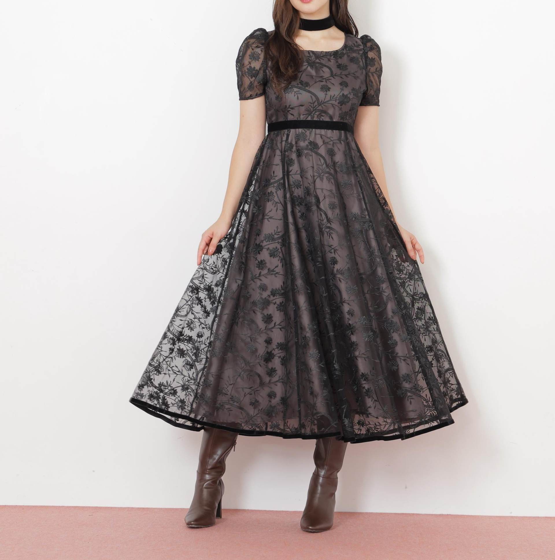<mikuさんコラボ>エンブロイダリーレースドレス ブラック