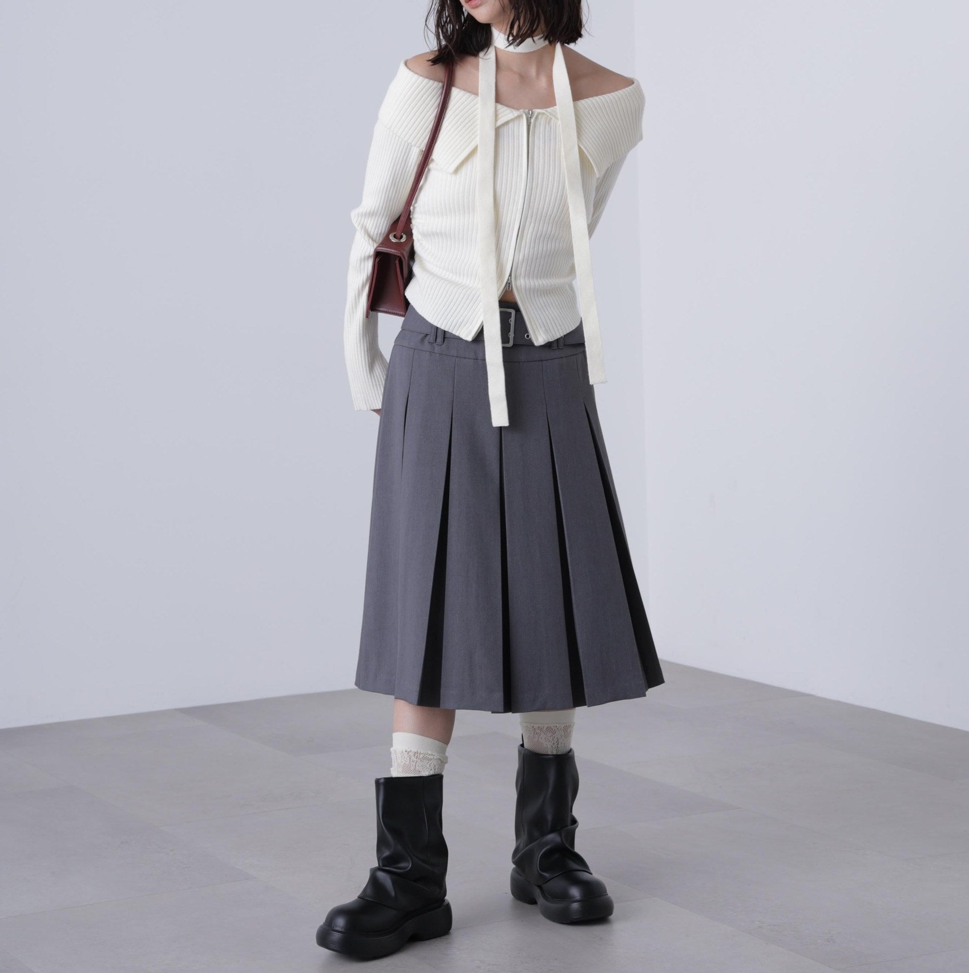 タックプリーツミディスカート グレー