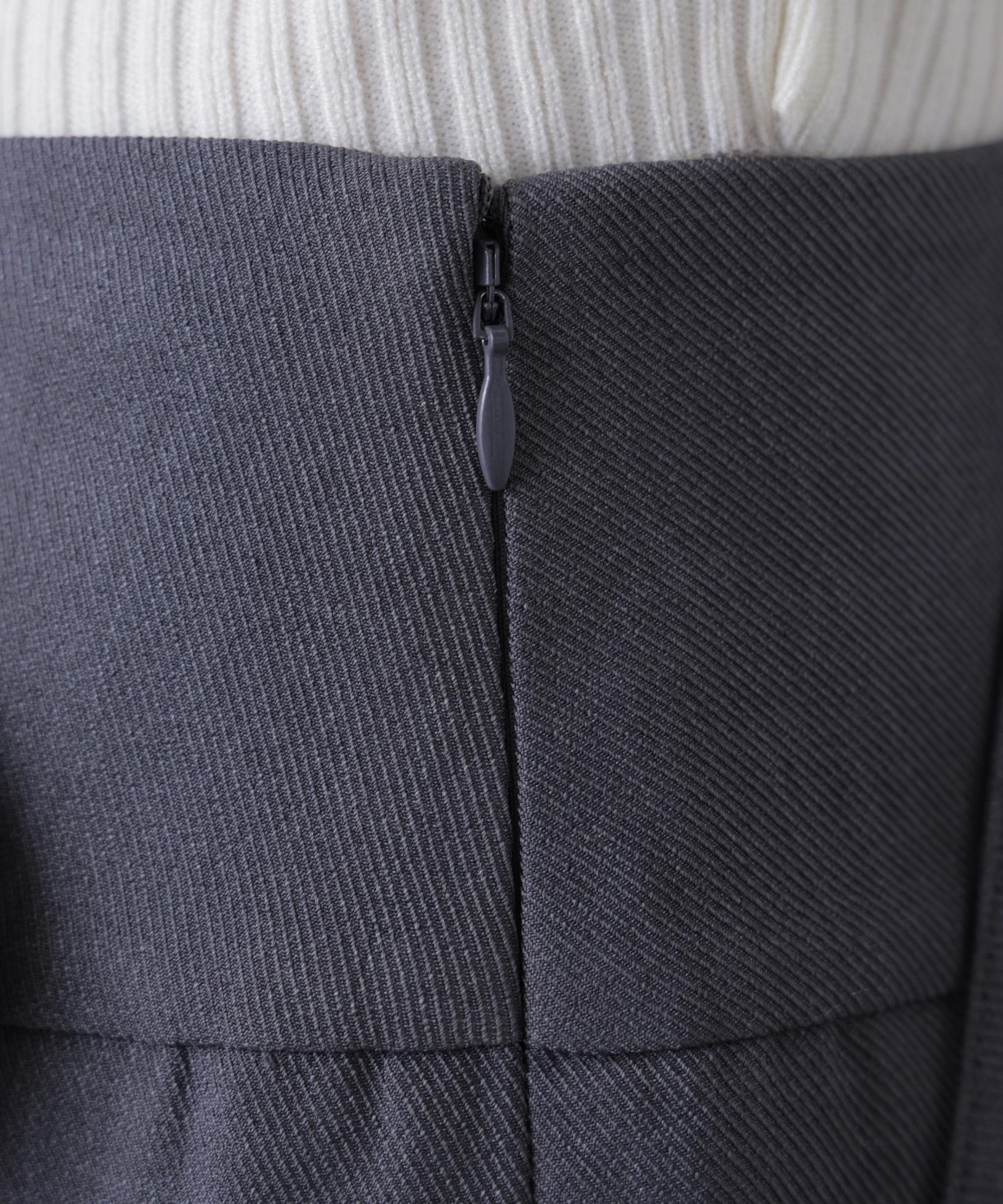 タックプリーツミディスカート グレー