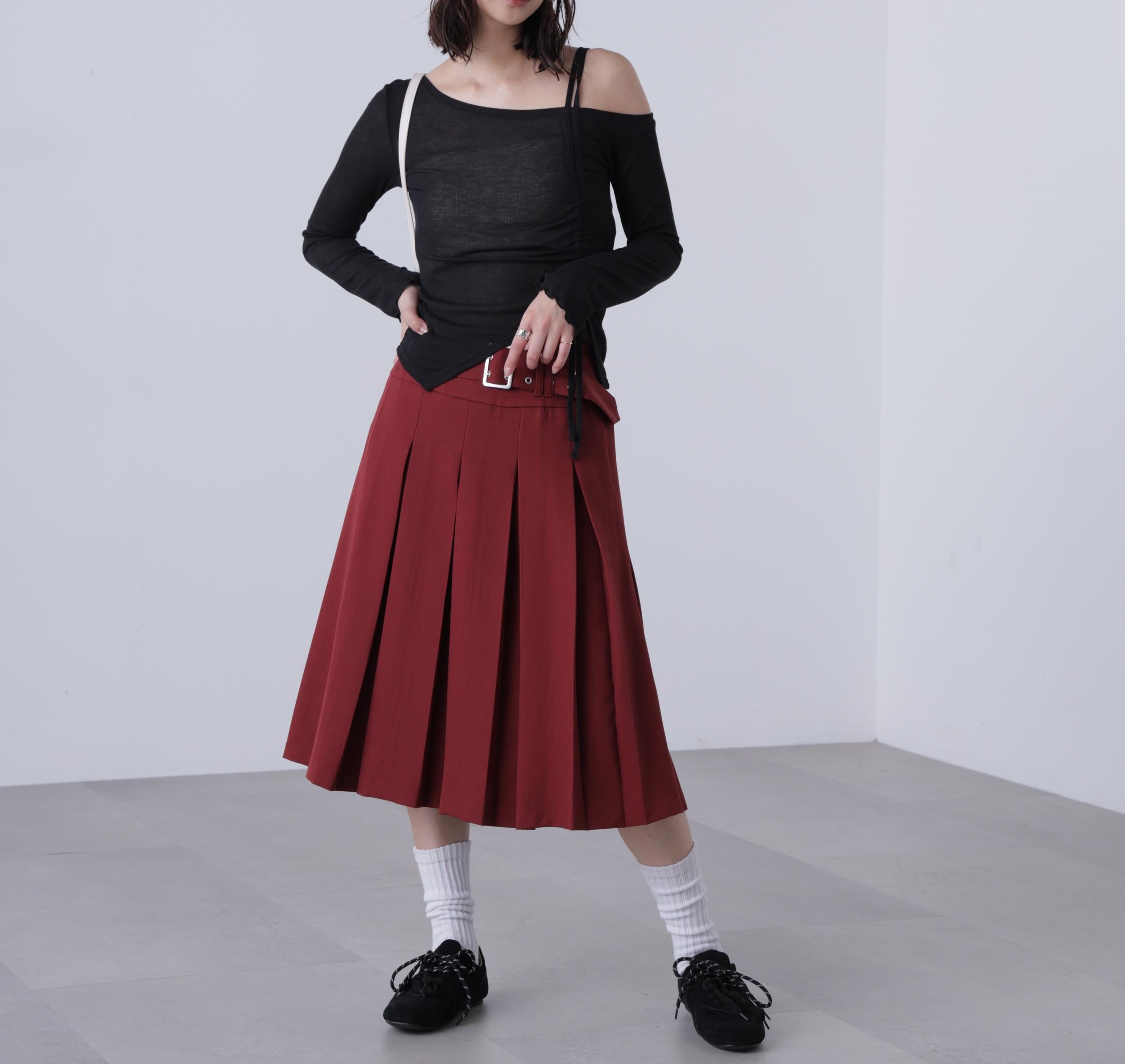 タックプリーツミディスカート ボルドー