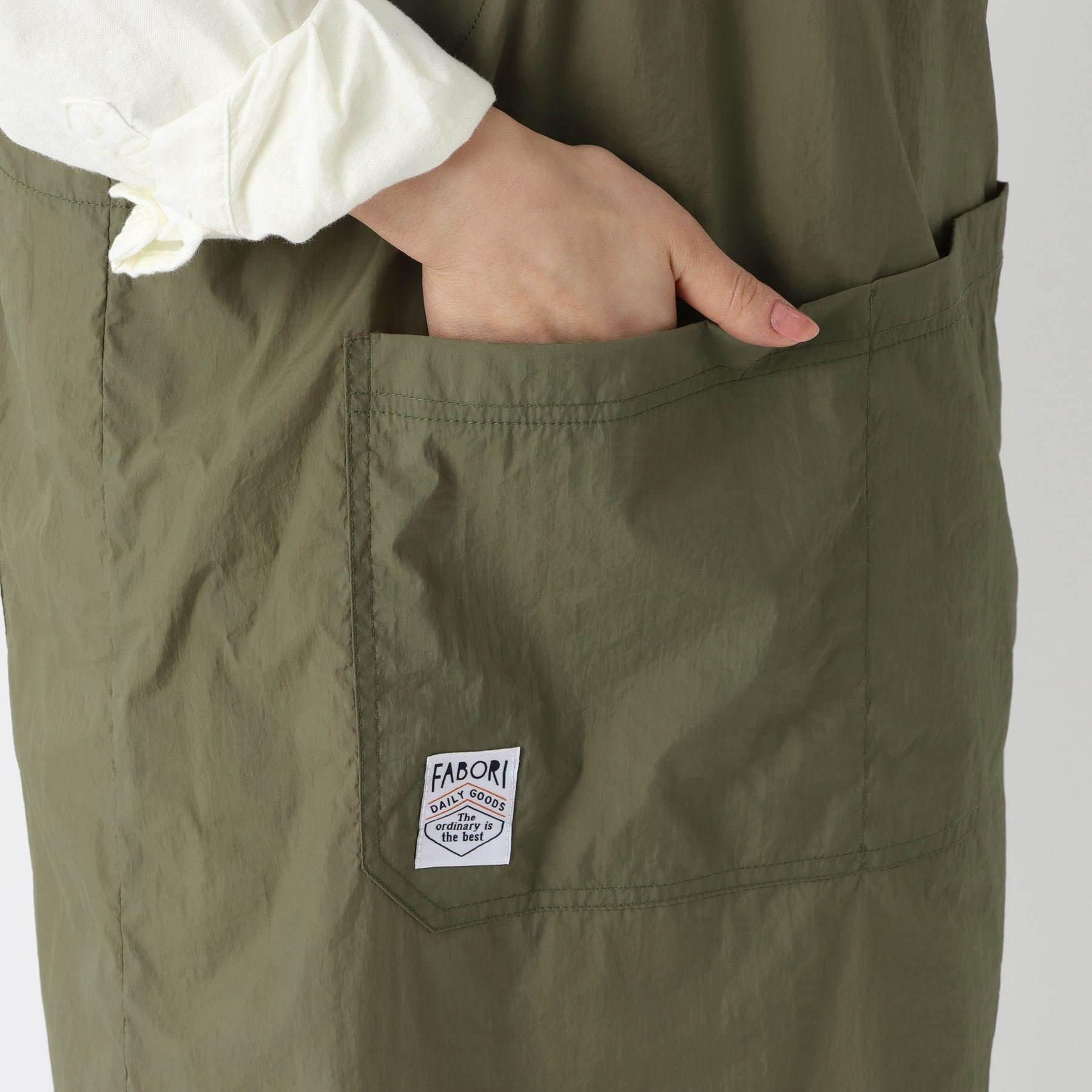 212 KITCHEN STORE 212 KITCHEN STORE 極輕撥水圍裙 キテミテ ミドリ <FABORI ファボリ>