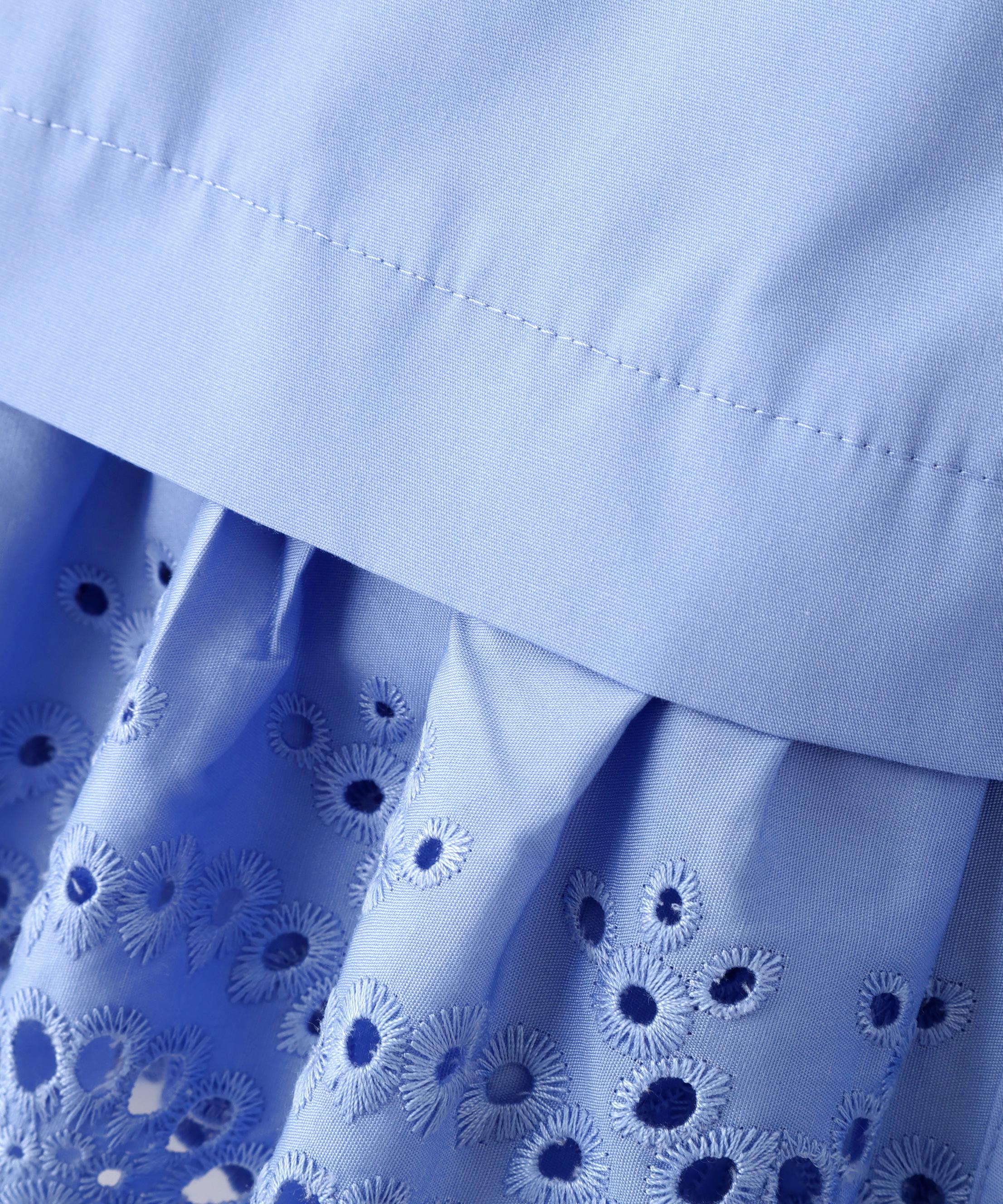 エンブロイダリーヘムブラウス ブルー