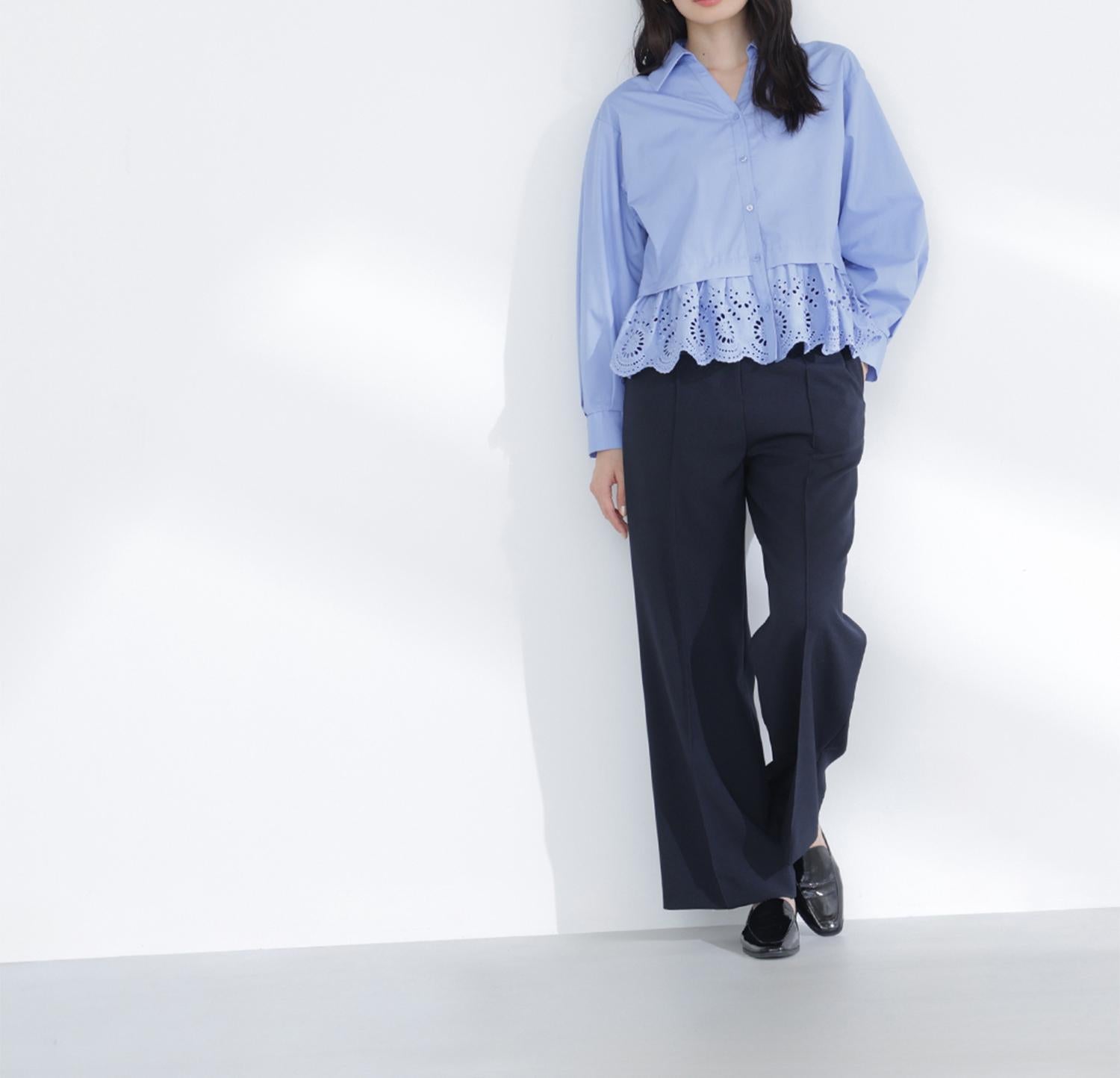 エンブロイダリーヘムブラウス ブルー