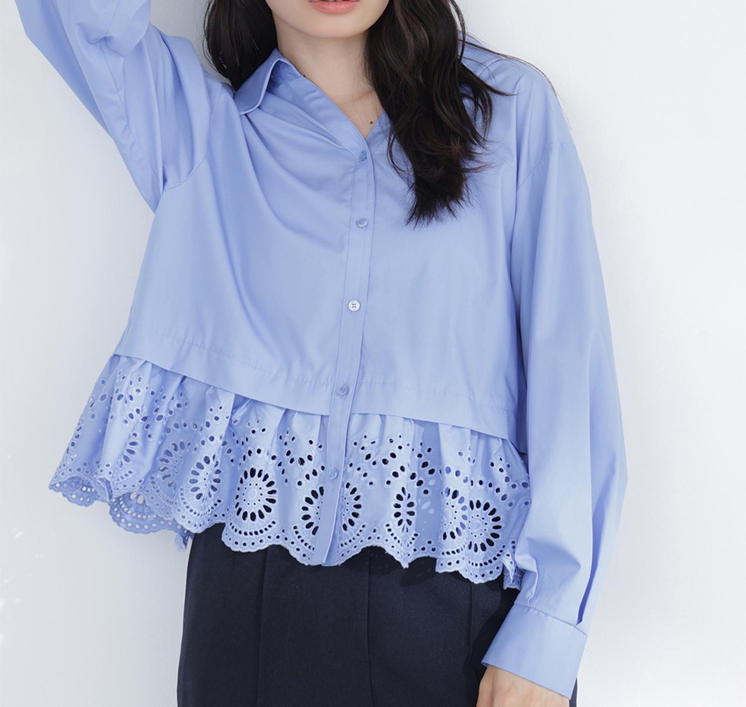 エンブロイダリーヘムブラウス ブルー