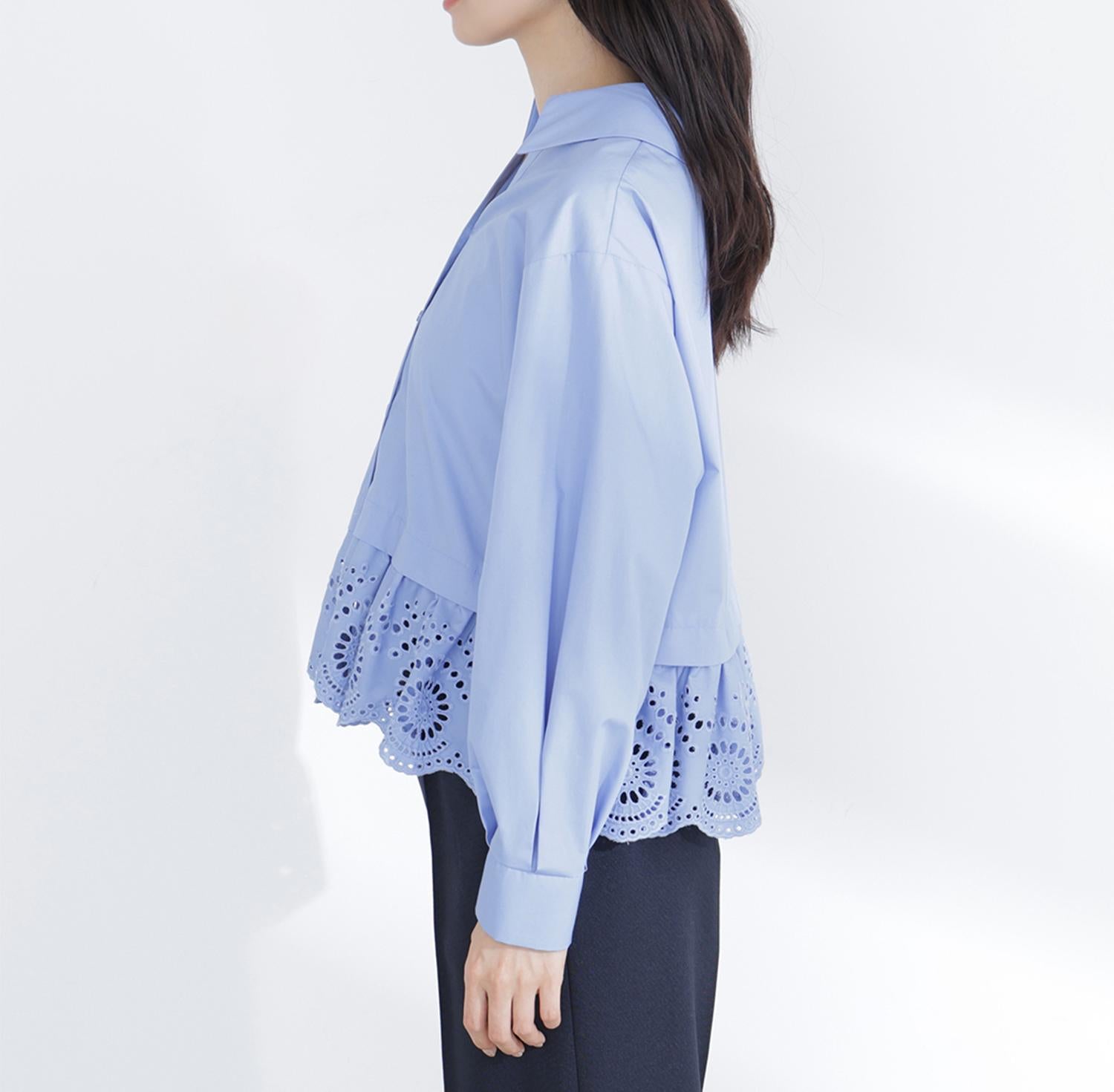 エンブロイダリーヘムブラウス ブルー