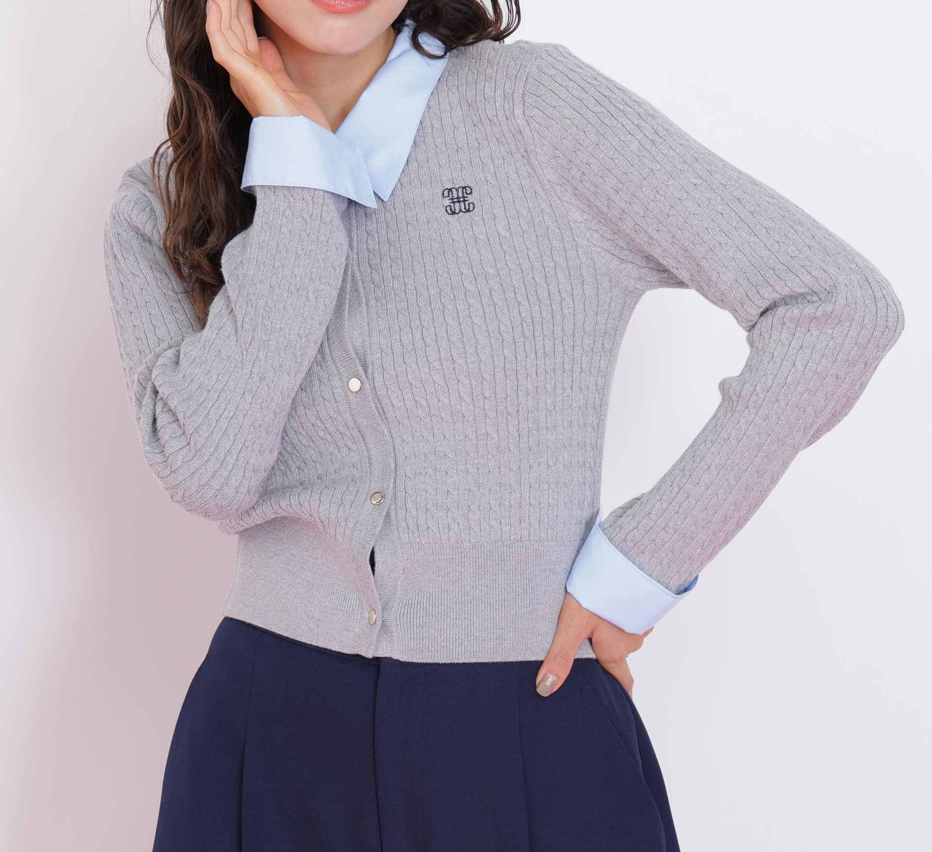 衿付きミニケーブルカーディガン グレー