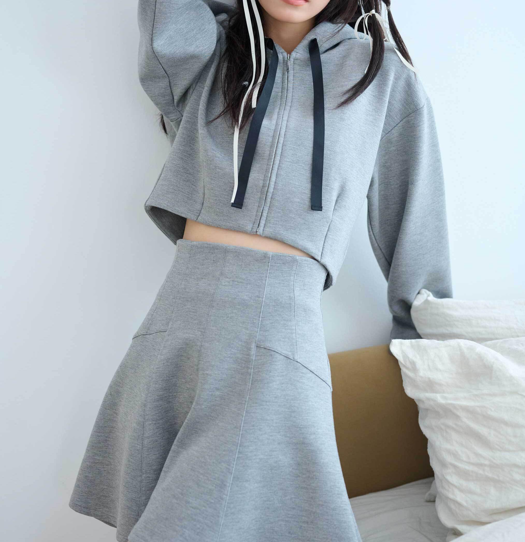 ダイバー素材インナーパンツ付スカート グレー