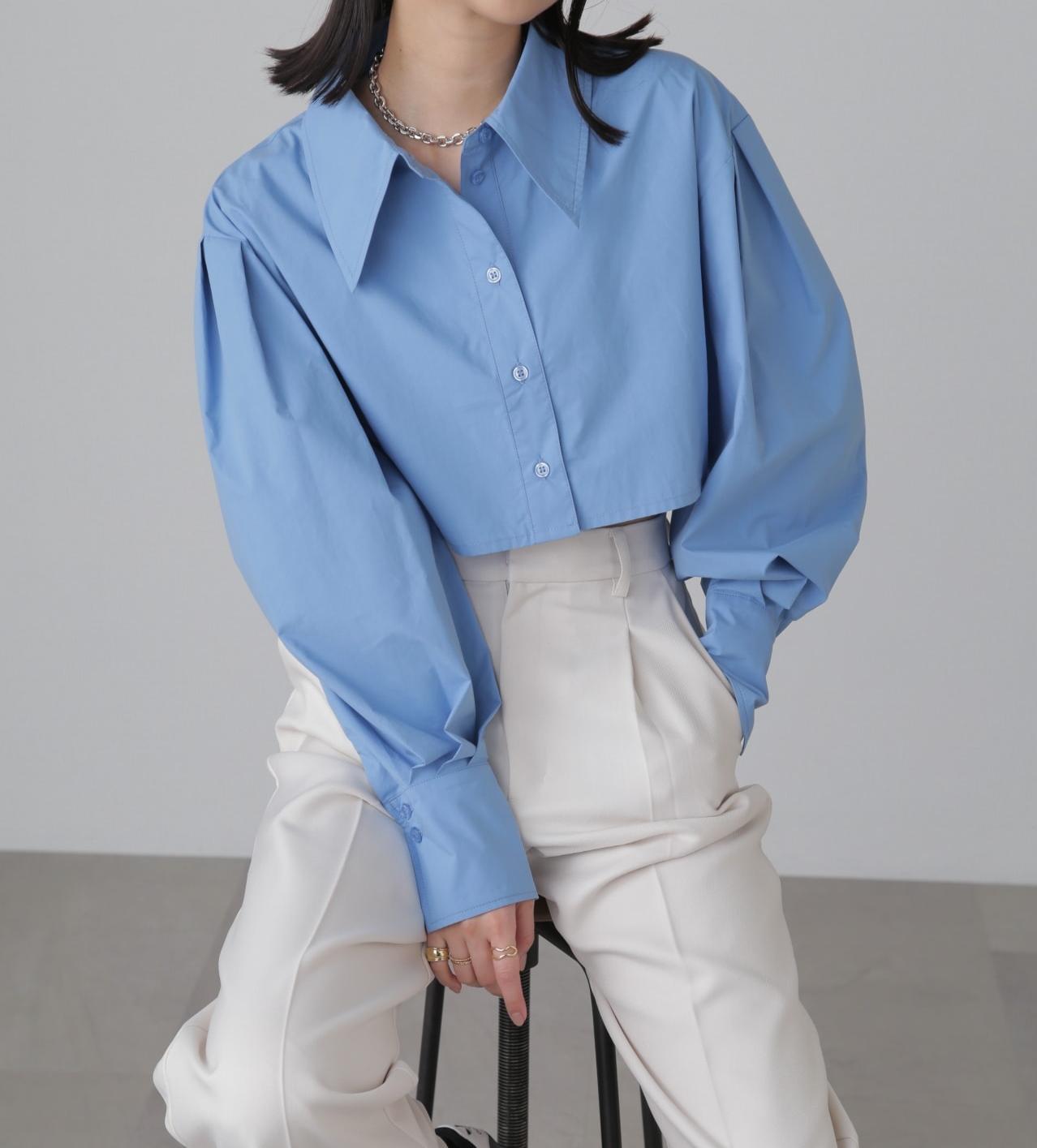 ショート丈タックボリュームスリーブシャツ サックス