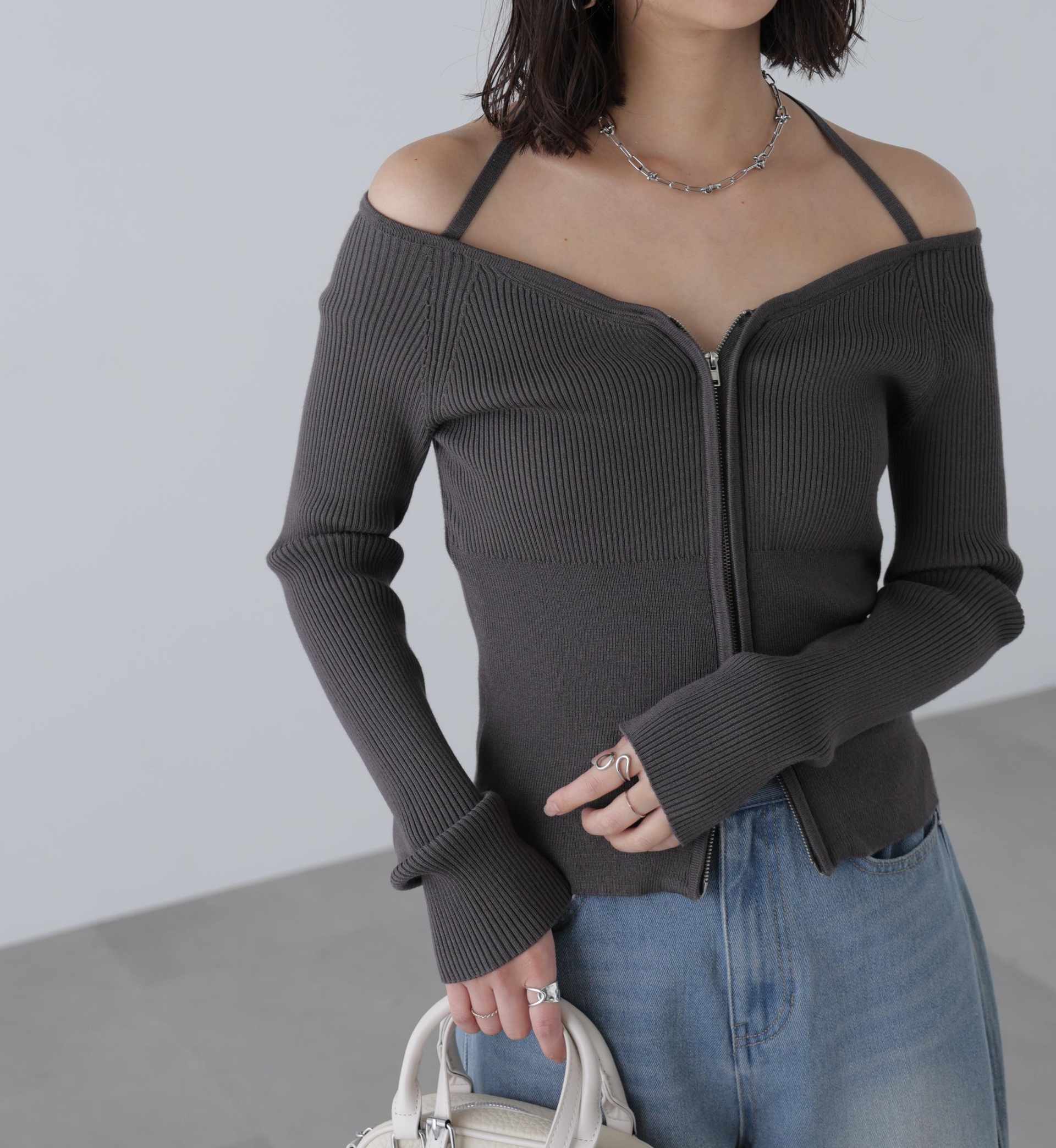 ジップアップオフショルダーリブニット スミクロ
