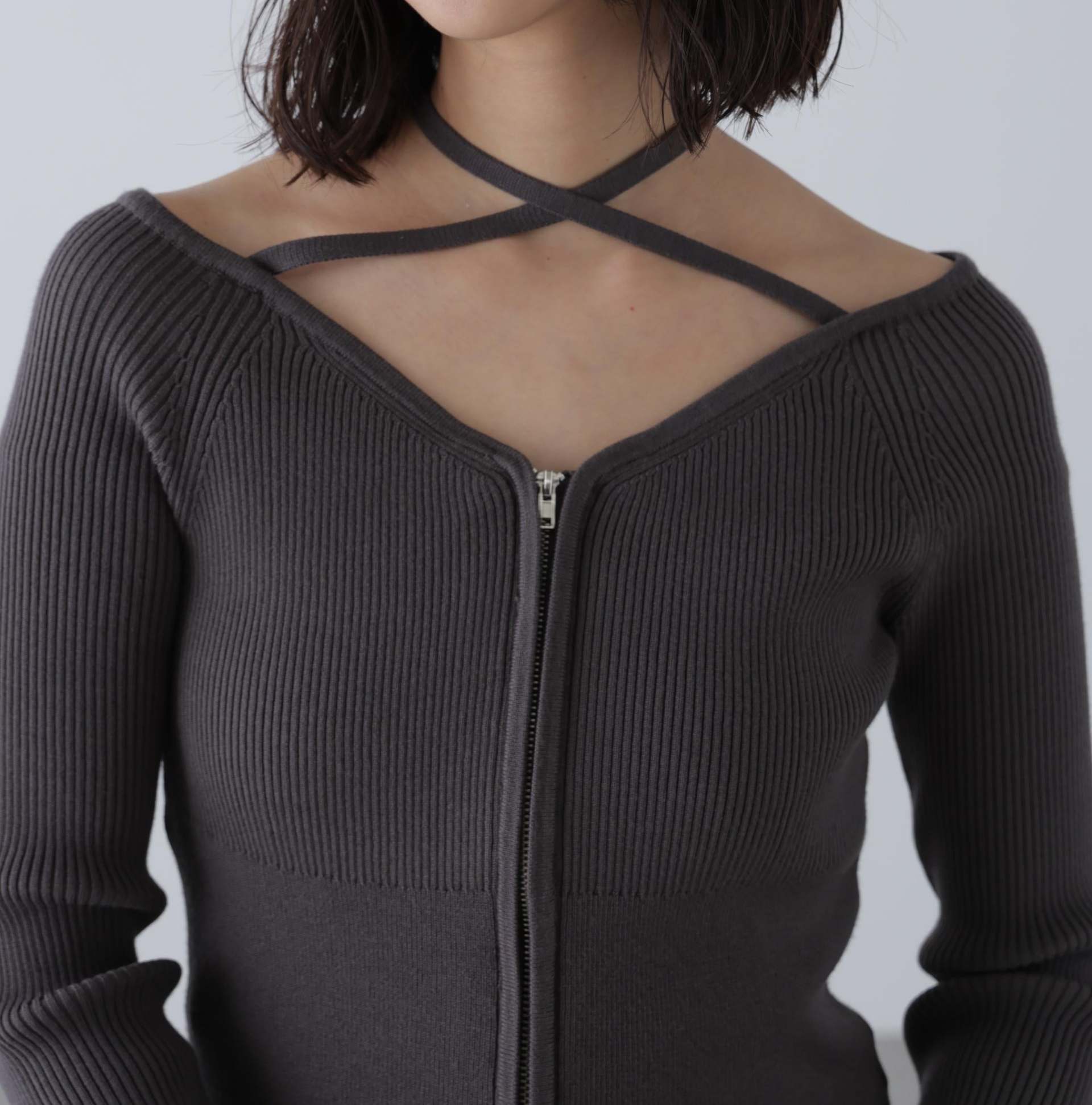 ジップアップオフショルダーリブニット スミクロ