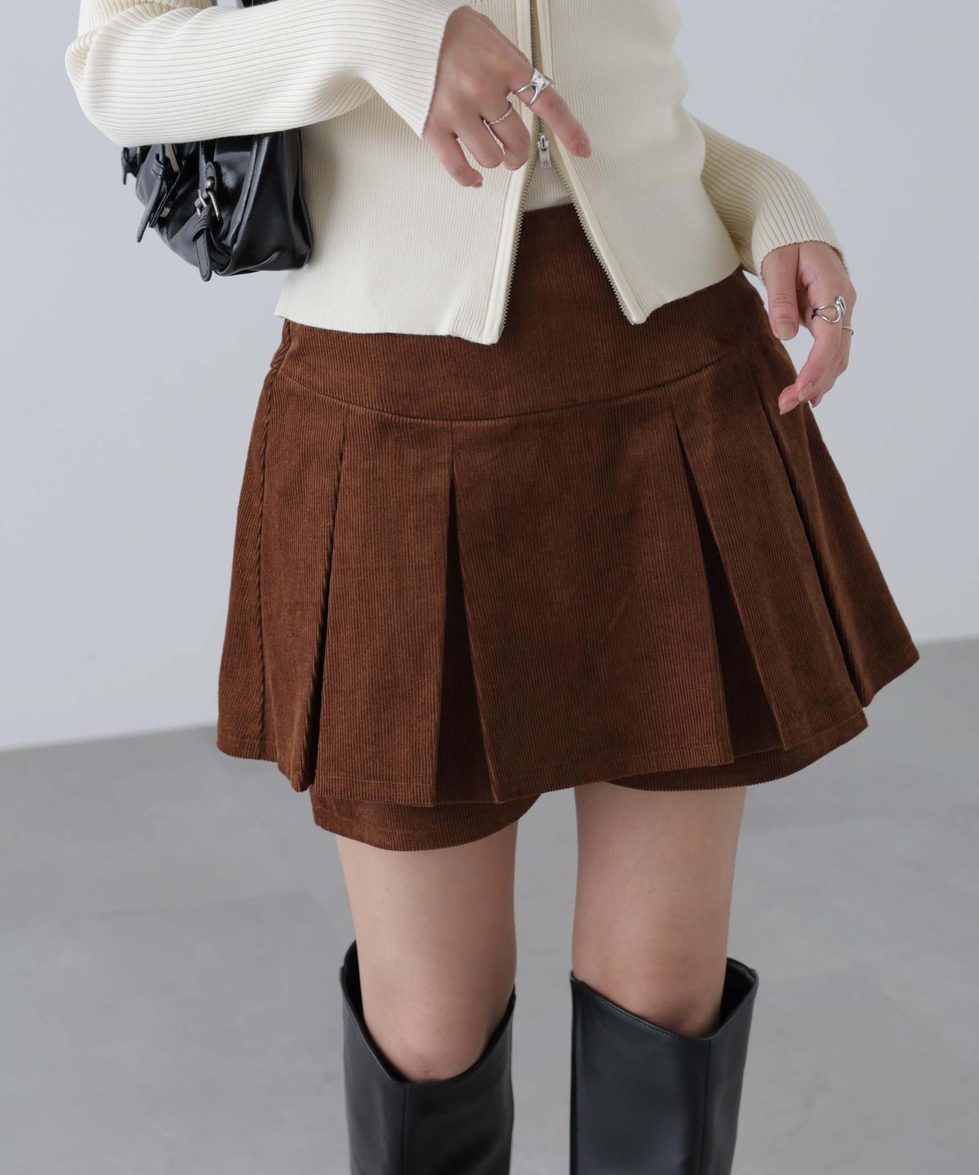 プリーツショートパンツ ブラウンコーデュロイ
