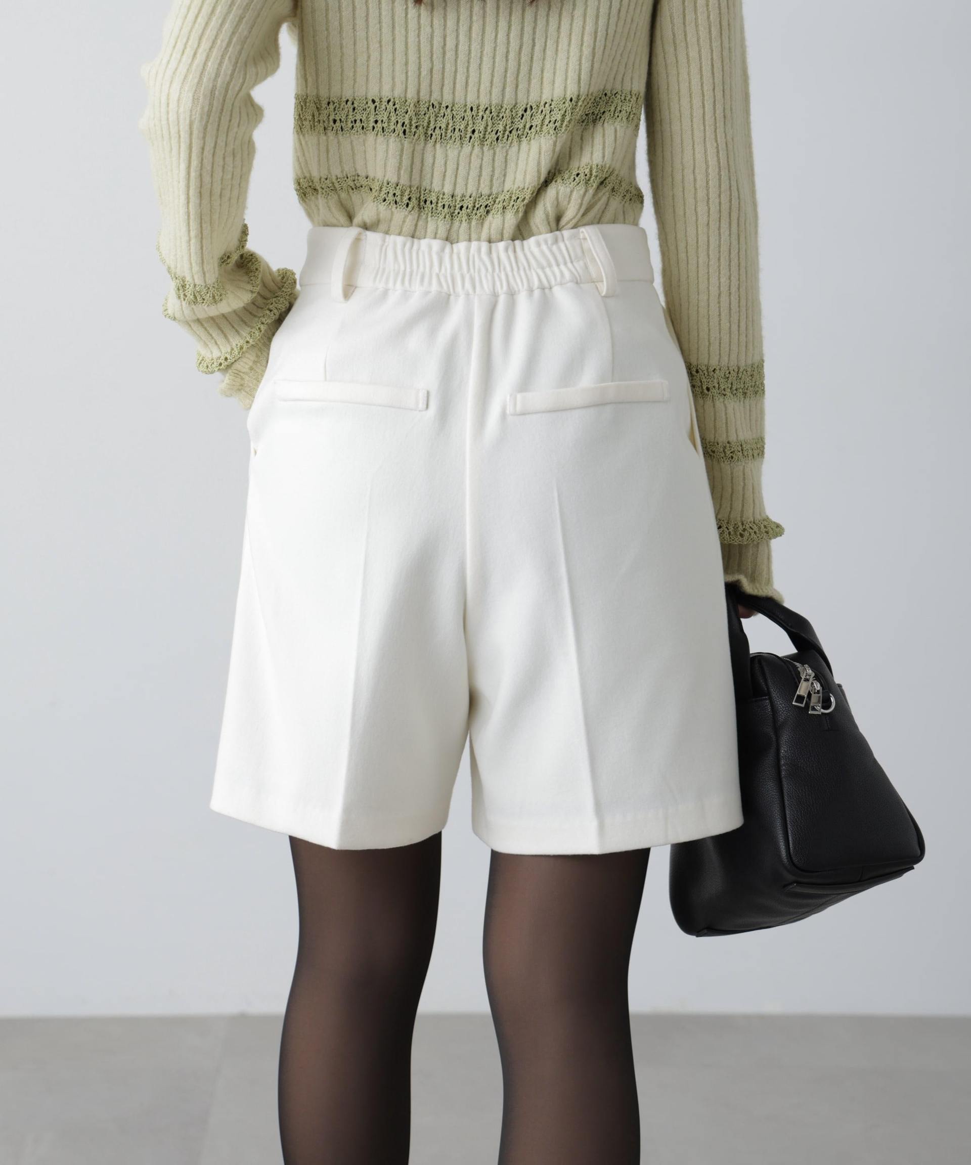 タックショートパンツ アイボリー