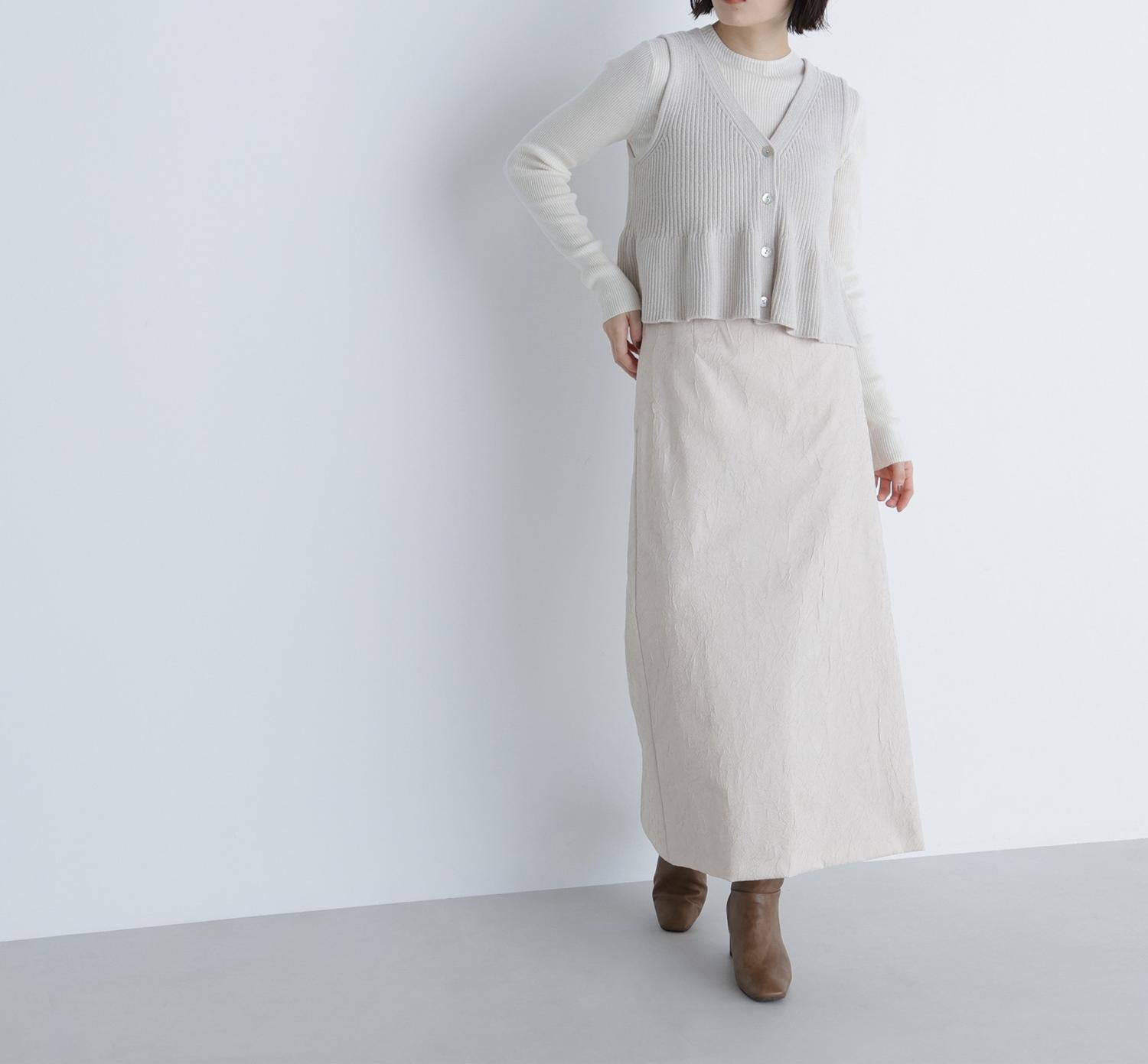 ペプラムベスト&リブニット ベージュ×オフ