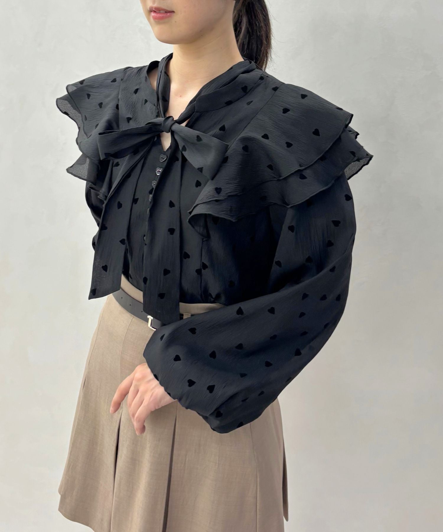 トランテアン ソン ドゥ モード 31 Sons de mode 2025秋冬新作 ハートフロッキーブラウス TT538110 (BLACK) BLACK