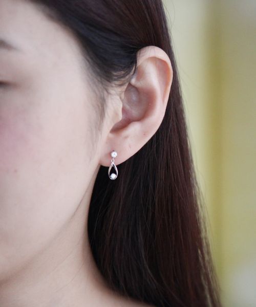 Yondoshi 4℃ K10 White Gold Earrings