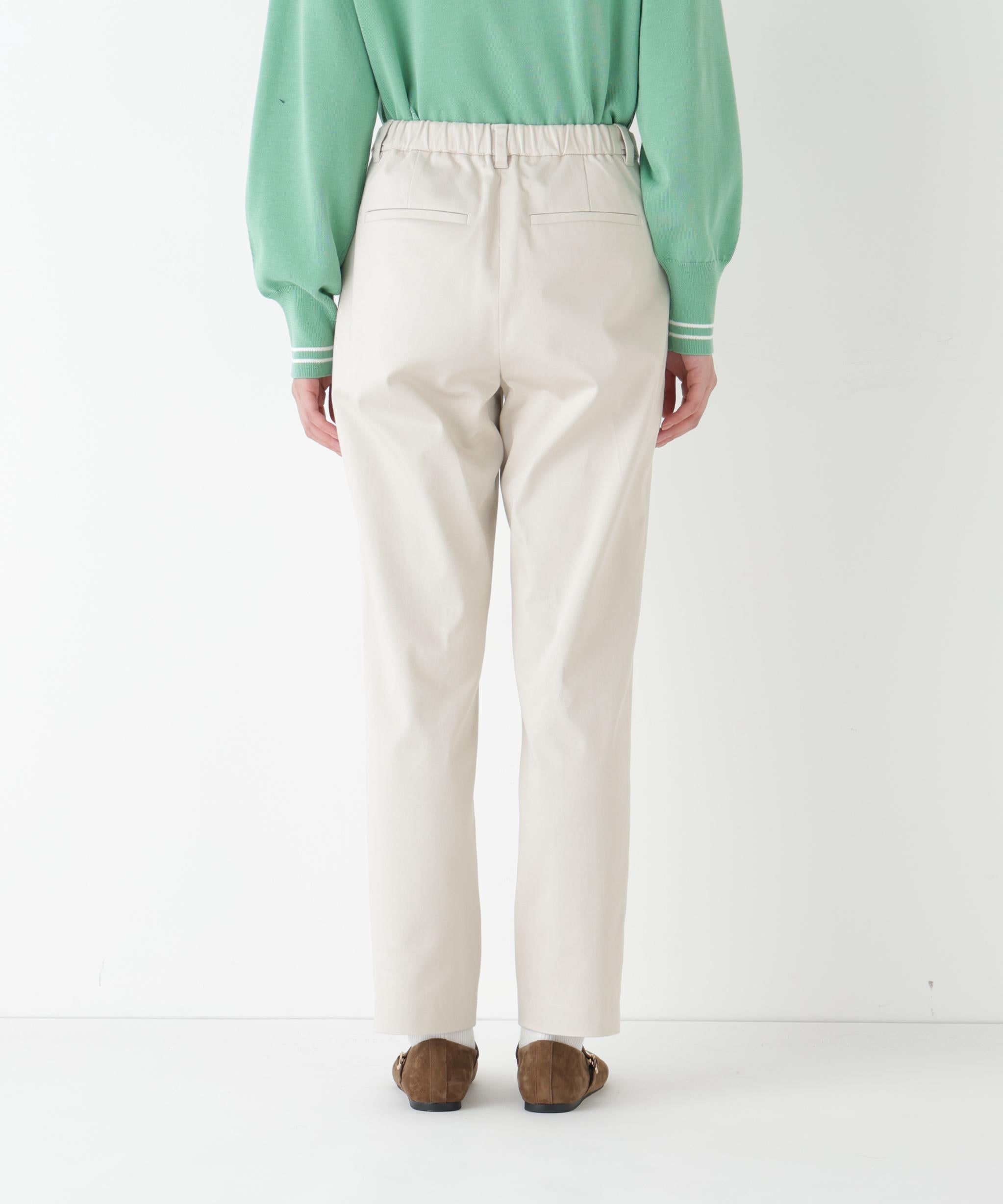 サテンストレッチ細身ストレートパンツ ベージュ