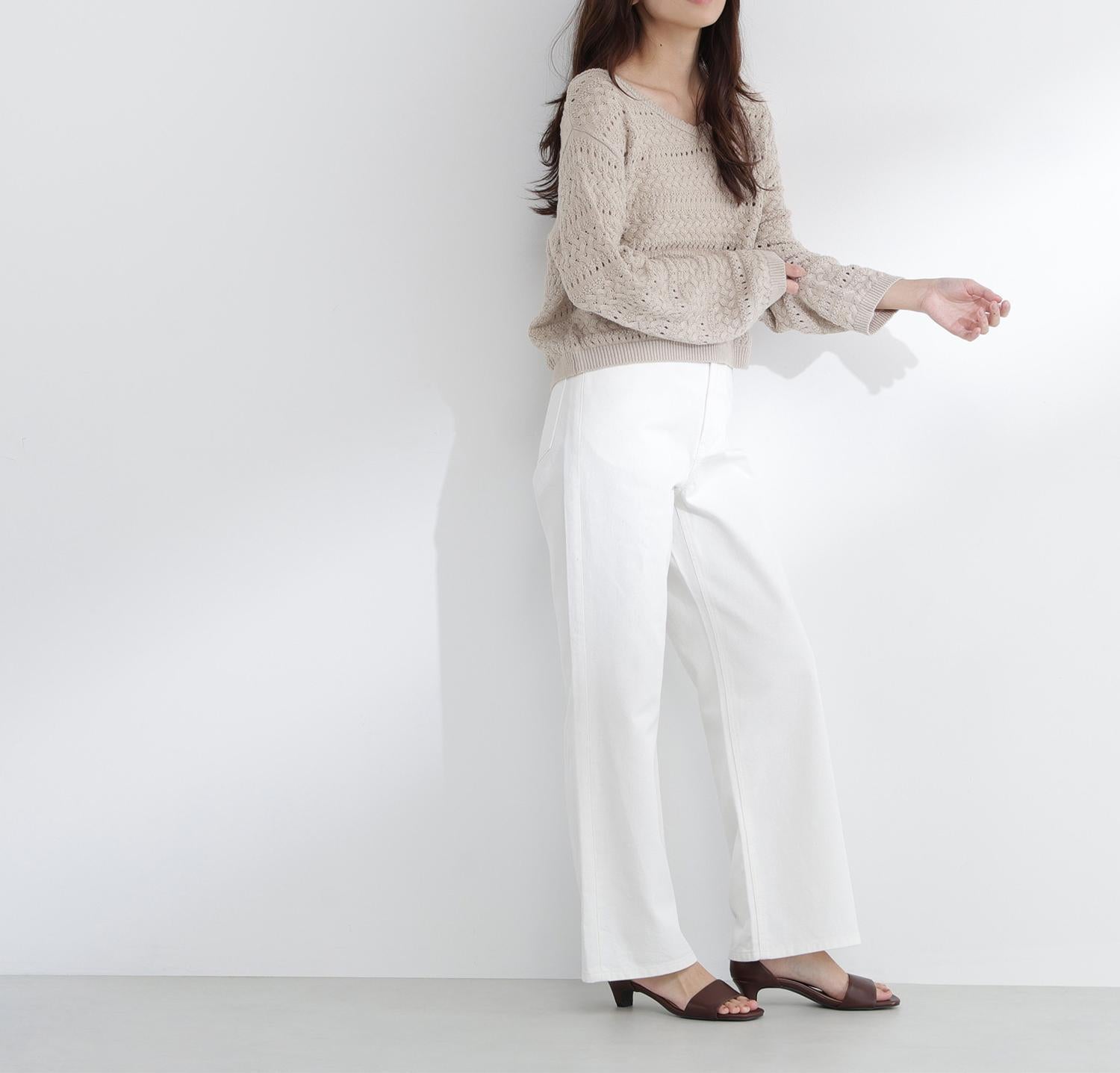 Vネック透かし編みニット ベージュ