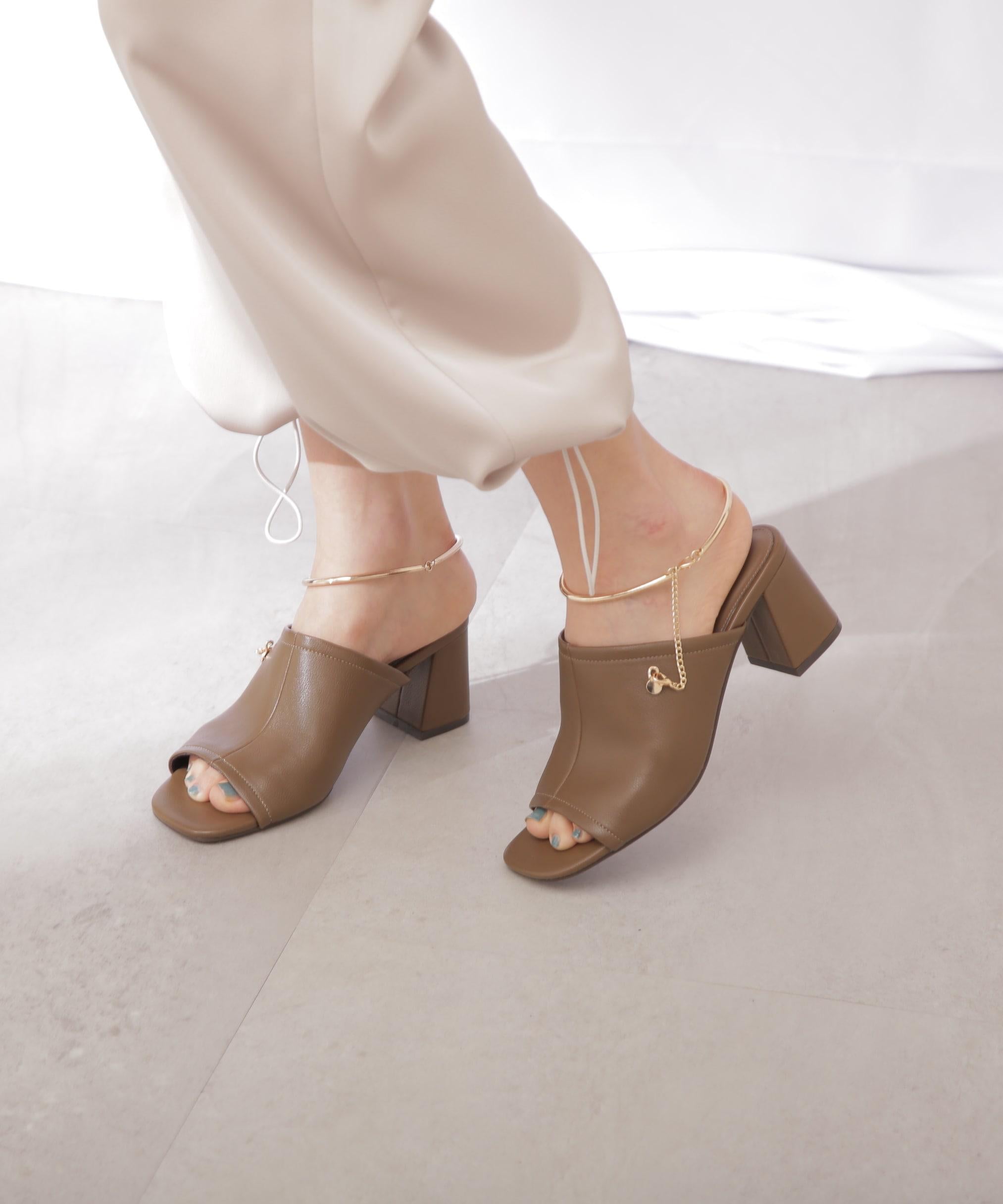 ◇アンクレットサンダル ブラウン