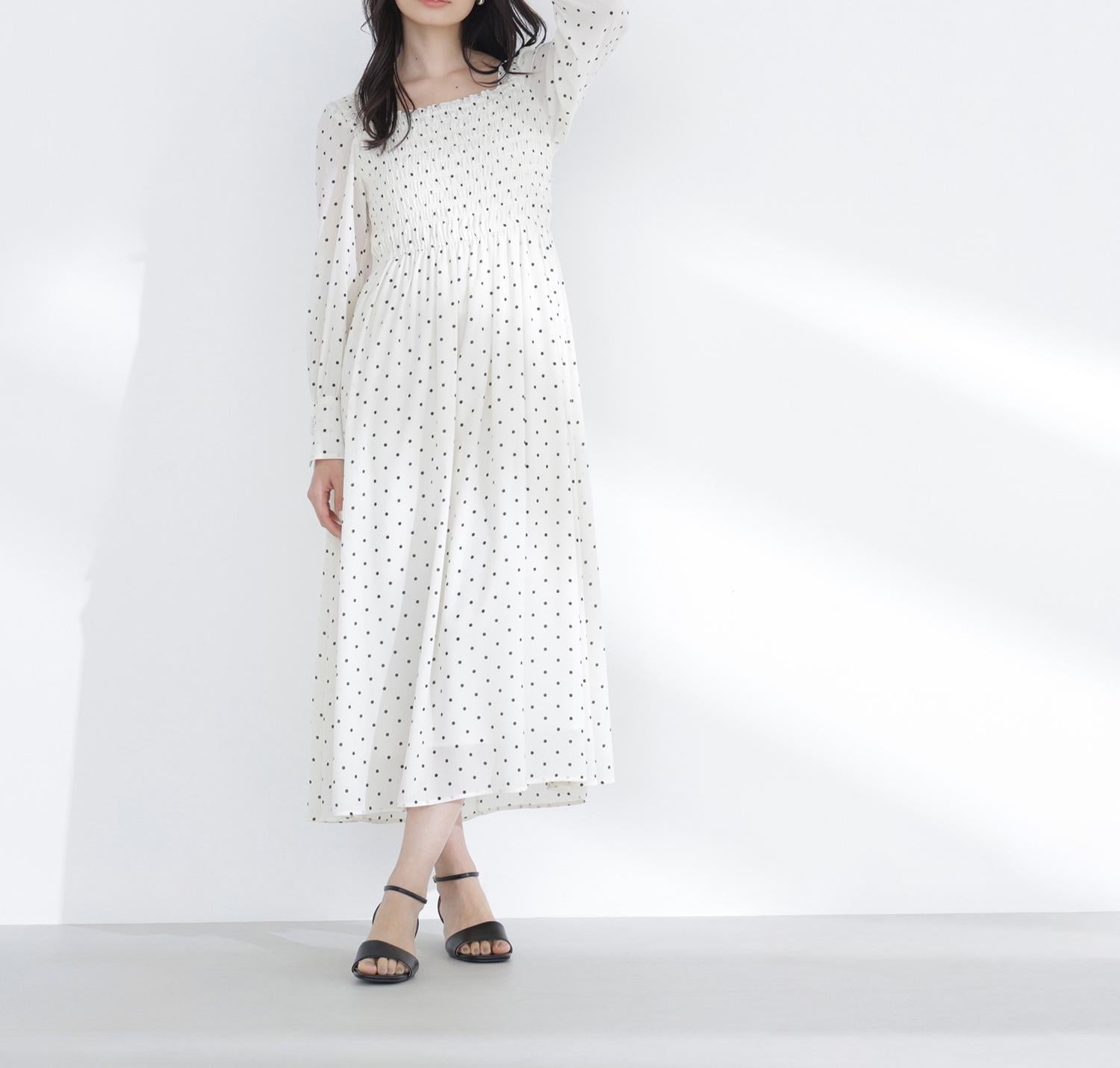 ドットプリントシャーリングワンピース オフホワイト×クロ2