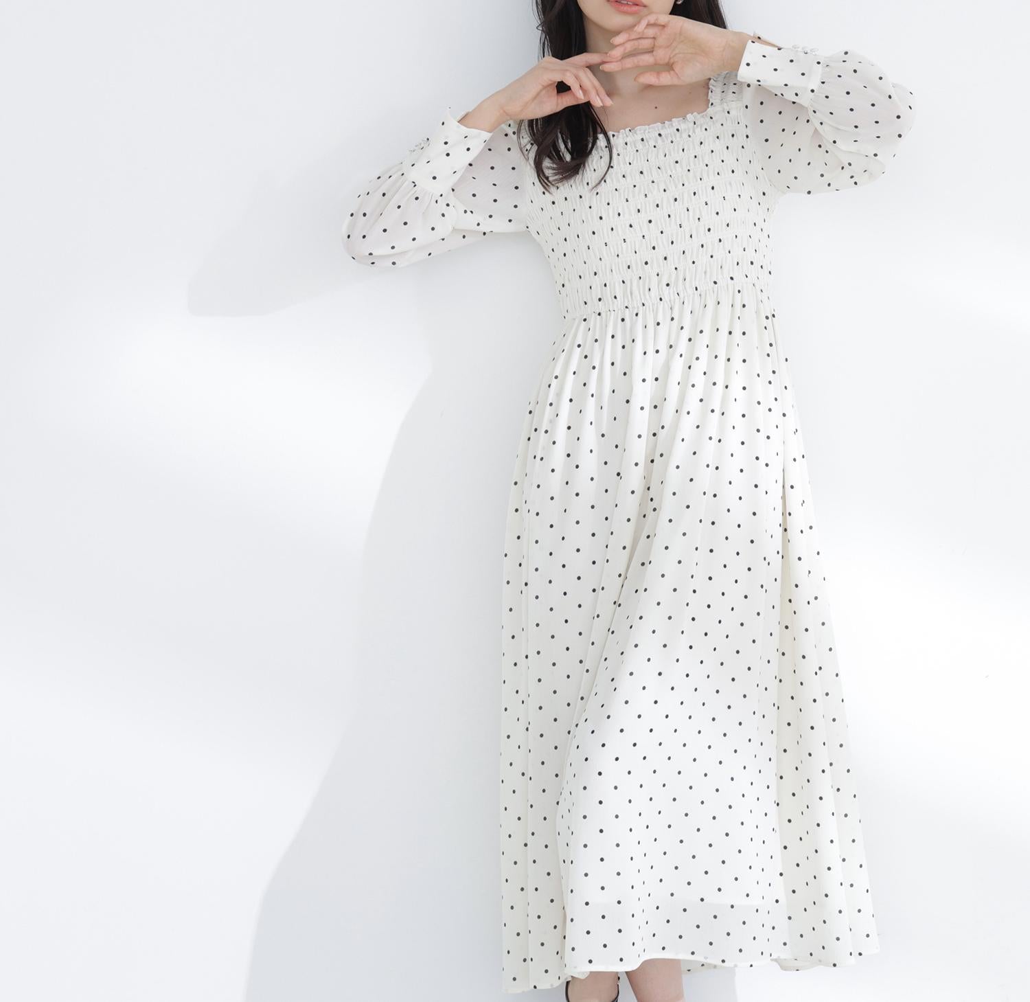 ドットプリントシャーリングワンピース オフホワイト×クロ2