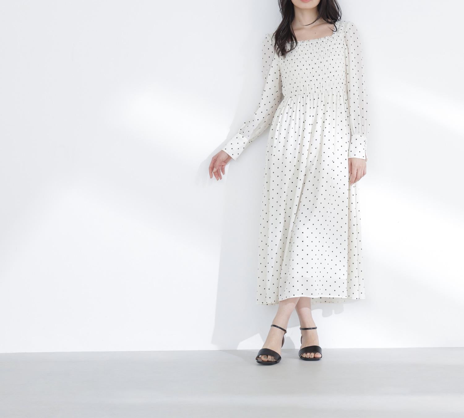ドットプリントシャーリングワンピース オフホワイト×クロ2