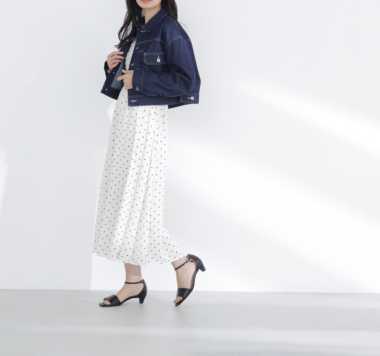 ドットプリントシャーリングワンピース オフホワイト×クロ2