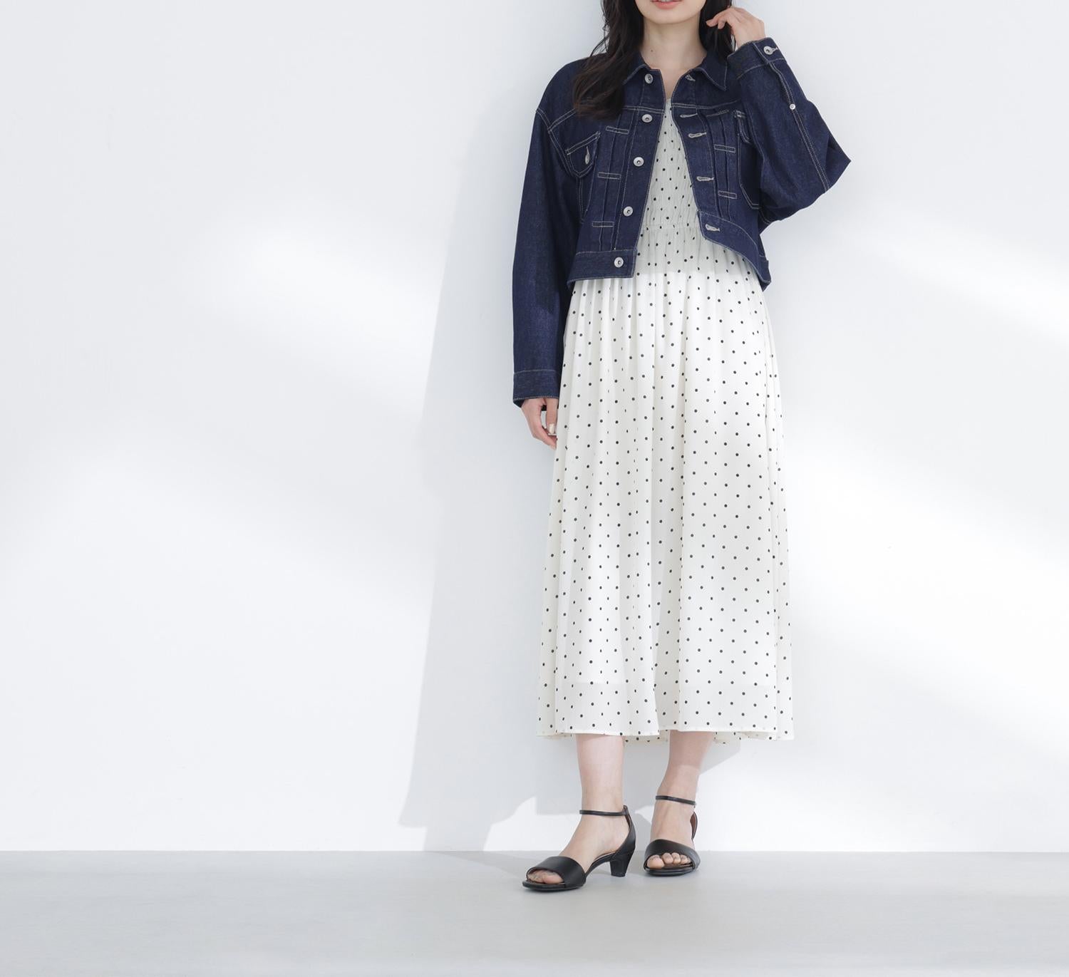 ドットプリントシャーリングワンピース オフホワイト×クロ2