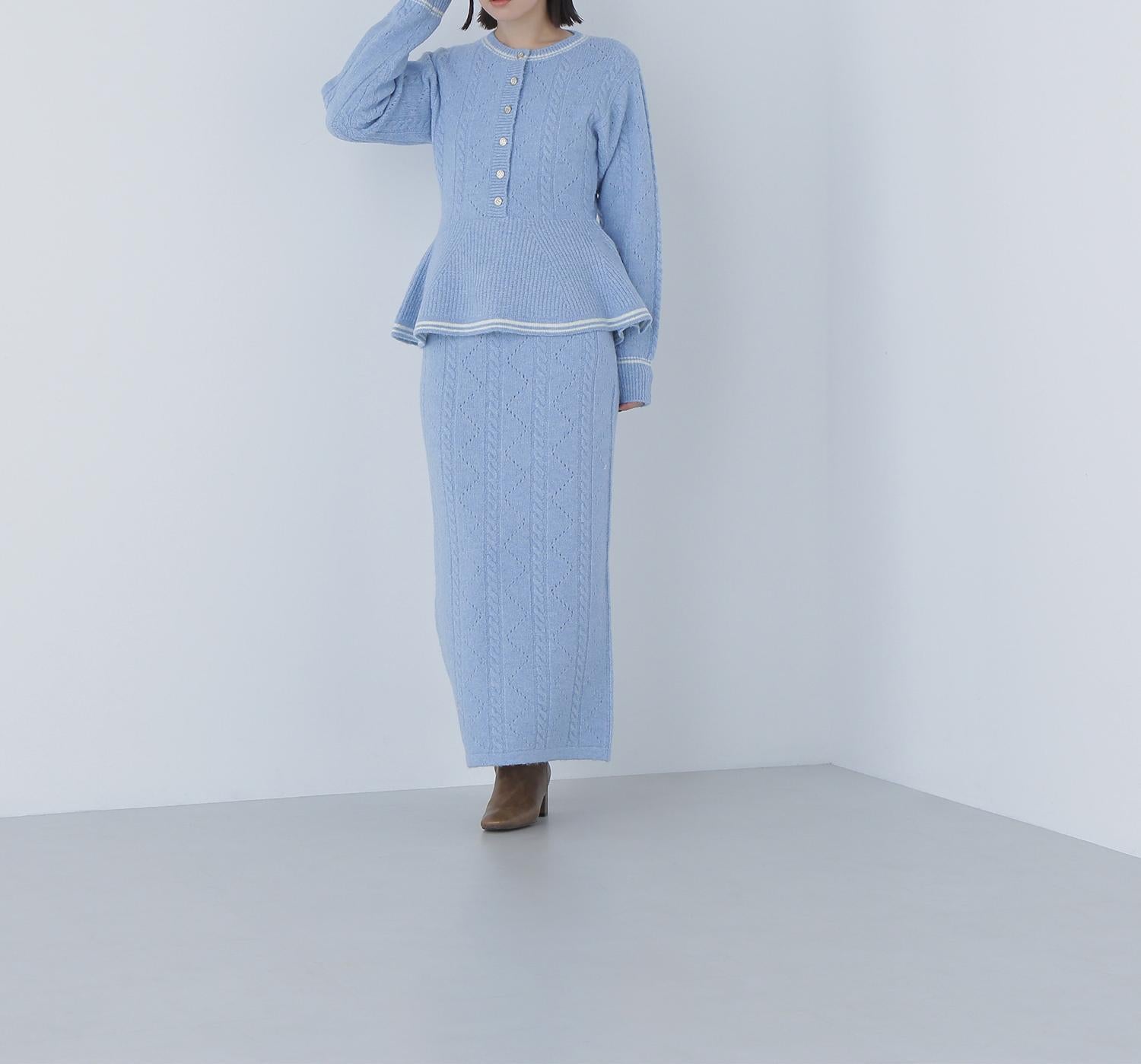 ペプラムケーブルニットセットアップ ブルー×オフ2