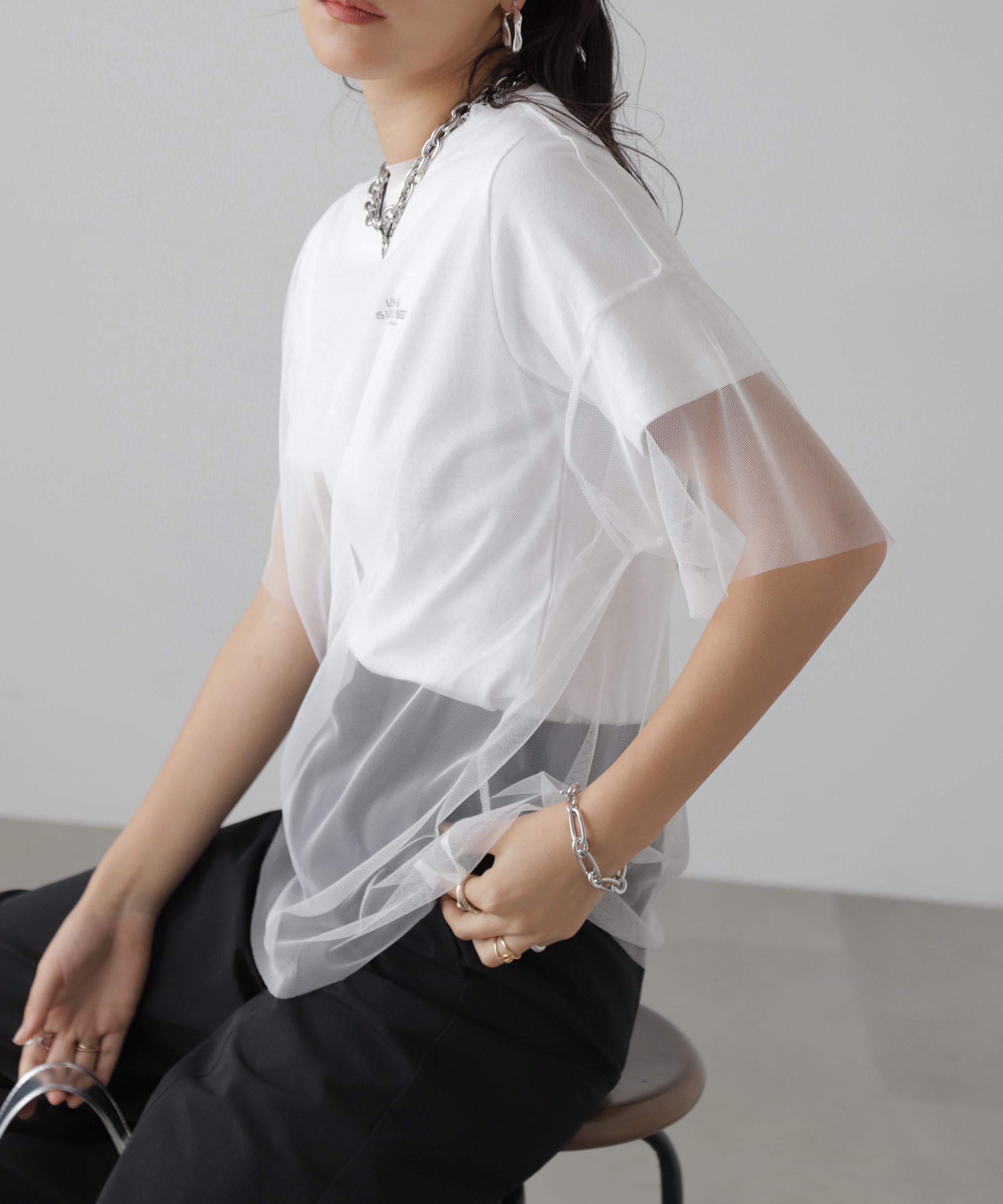 チュール×ロゴTシャツ オフ×オフ