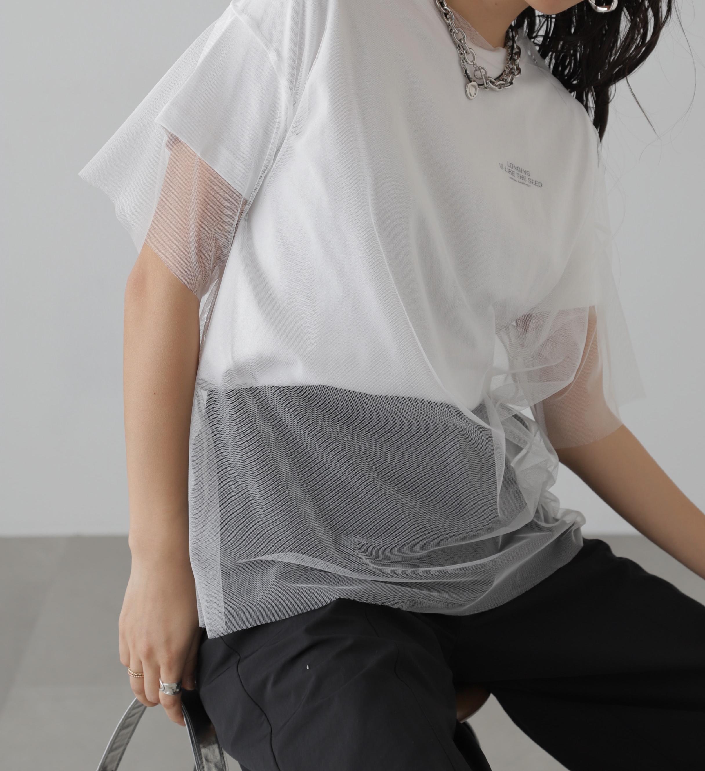 チュール×ロゴTシャツ オフ×オフ