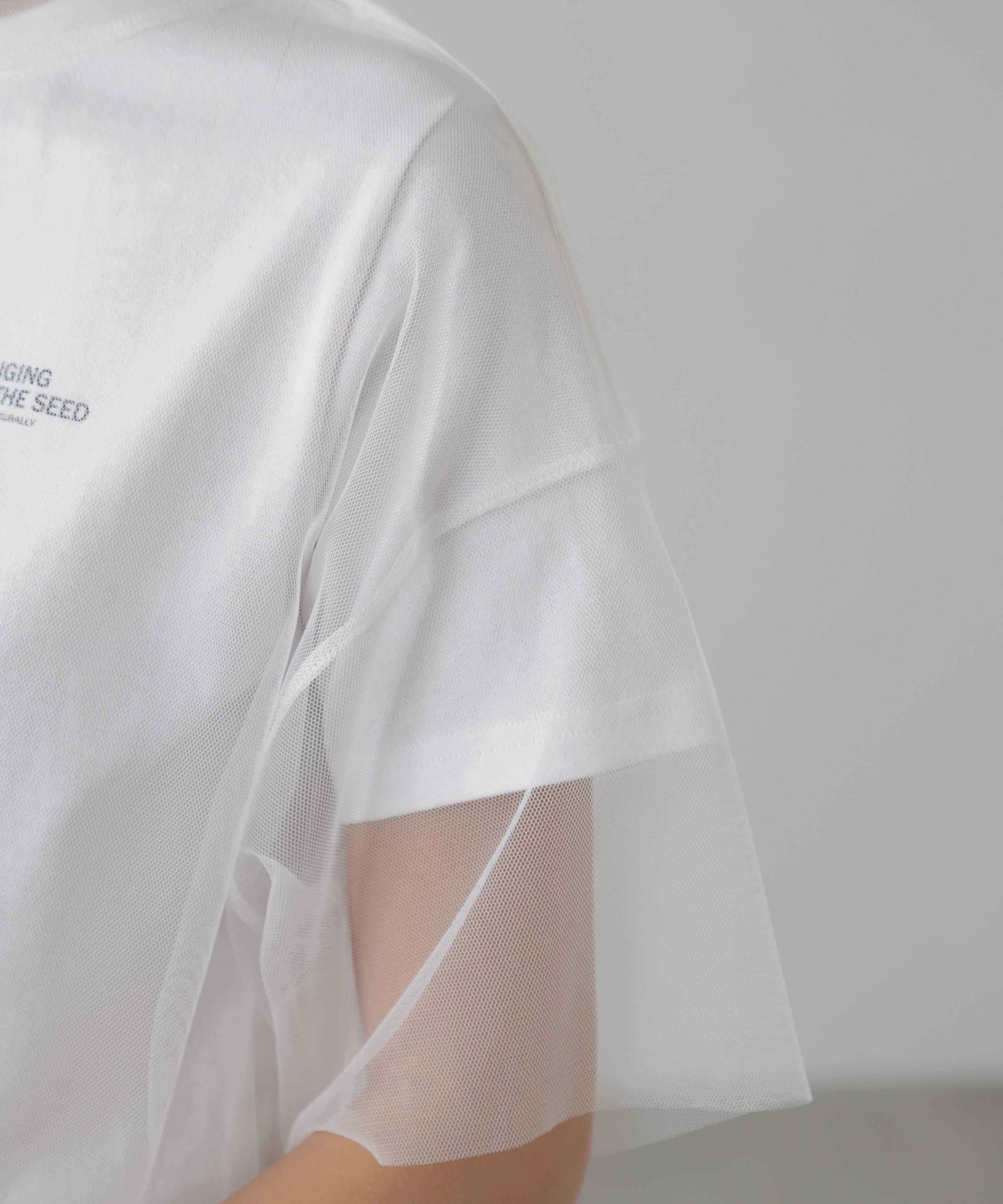 チュール×ロゴTシャツ オフ×オフ