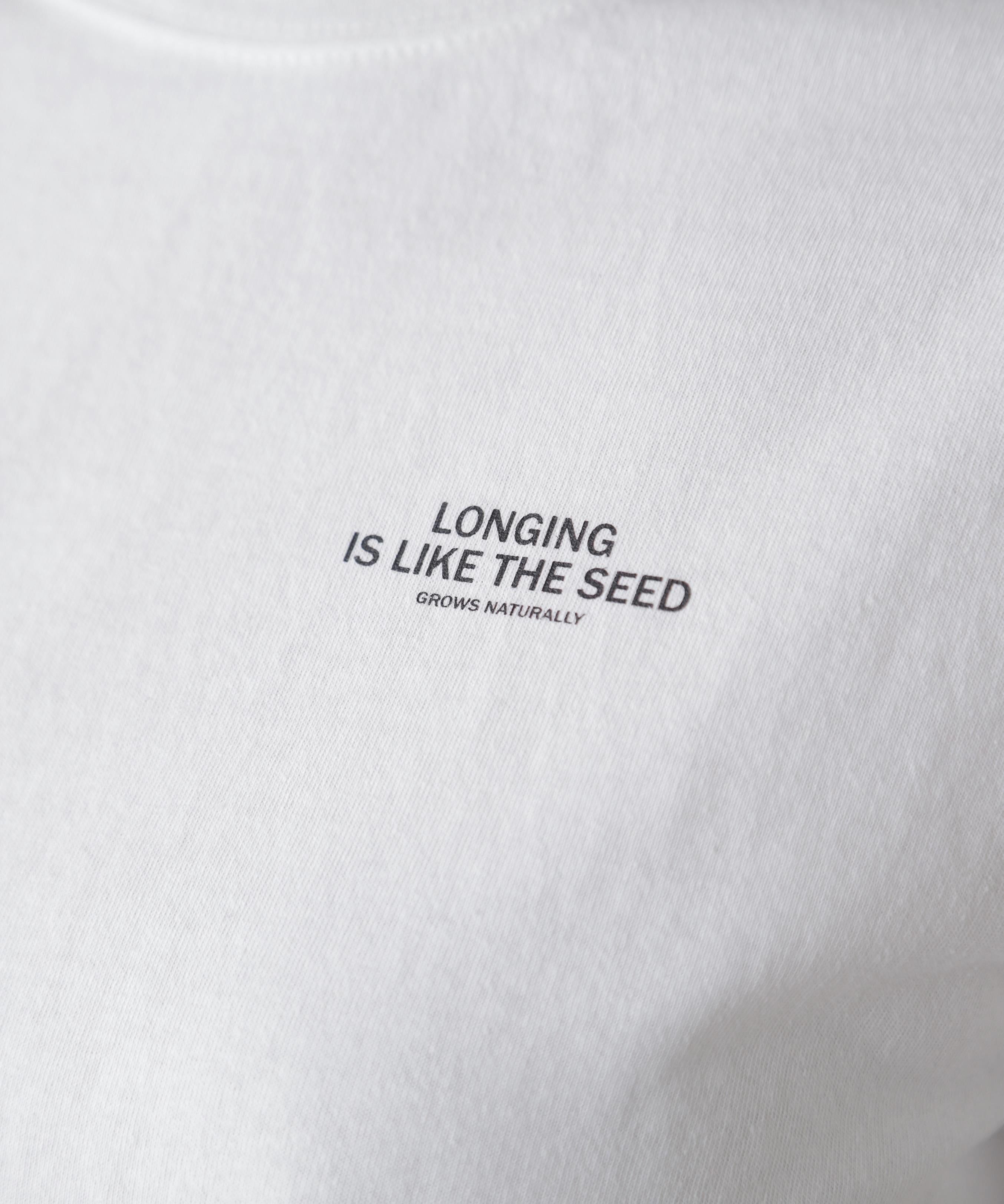 チュール×ロゴTシャツ オフ×オフ