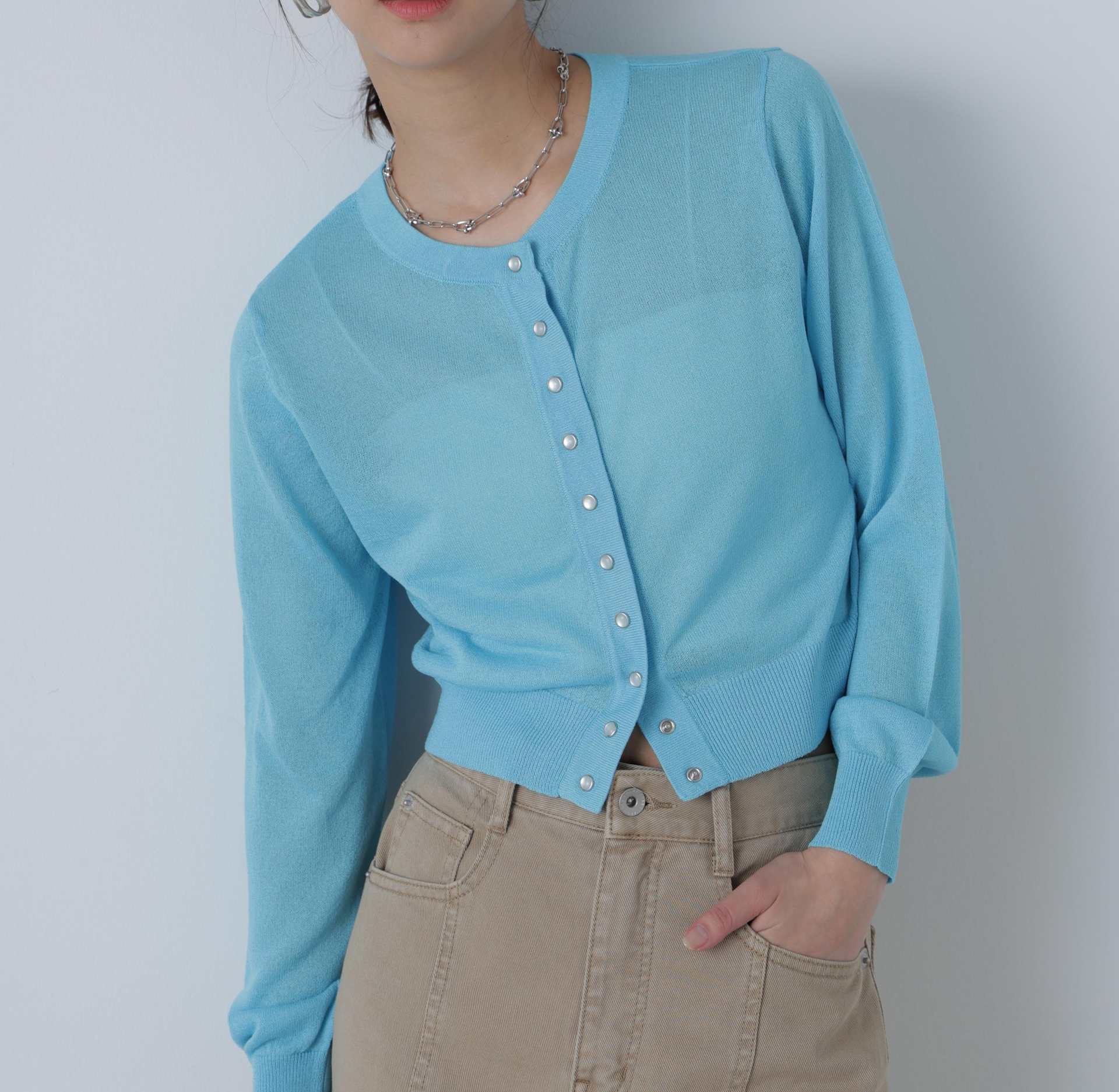 ドットボタンクルーネックカーディガン ブルー