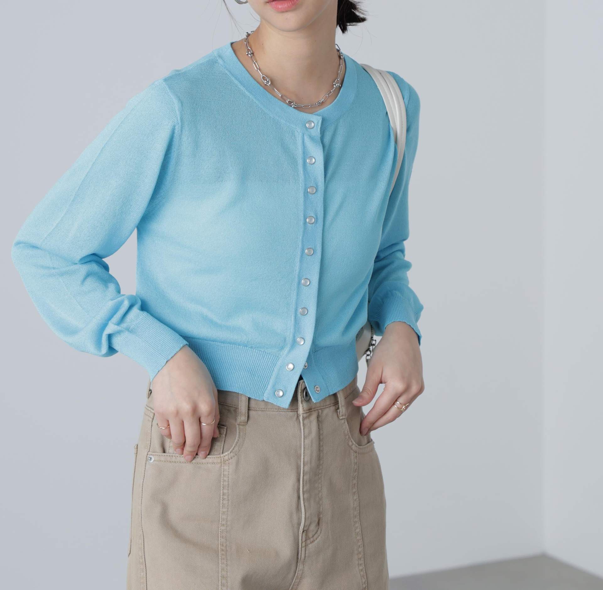 ドットボタンクルーネックカーディガン ブルー