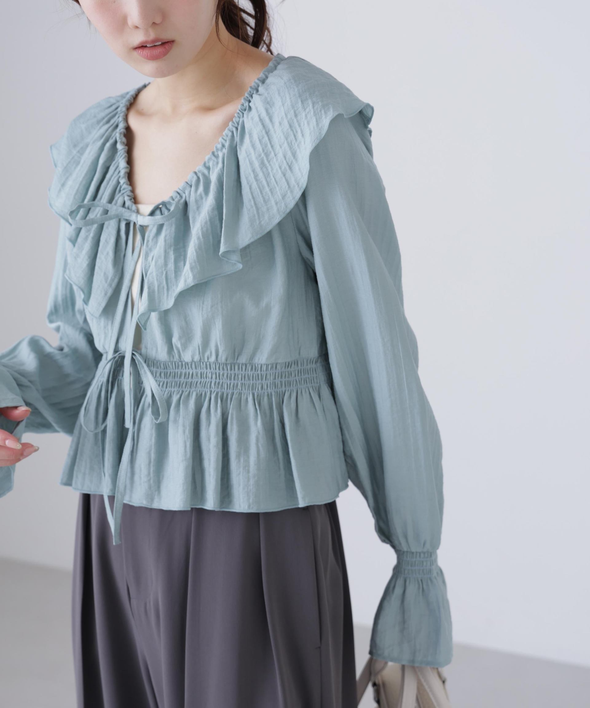 衿フリルペプラム前開きブラウス ライトブルー