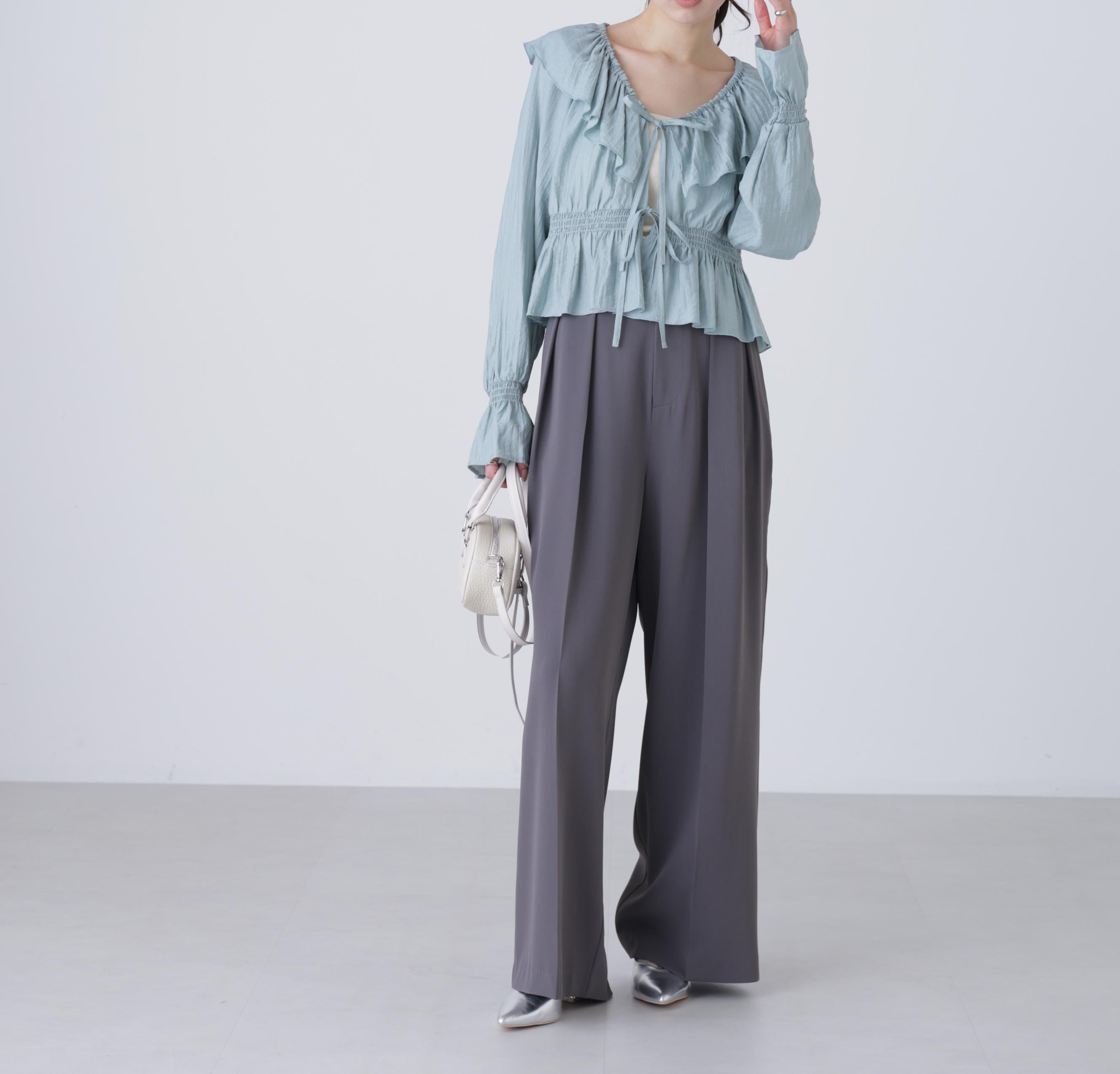 衿フリルペプラム前開きブラウス ライトブルー